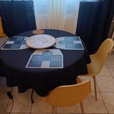 Table in wrought iron and glass, and matching two-seater bench