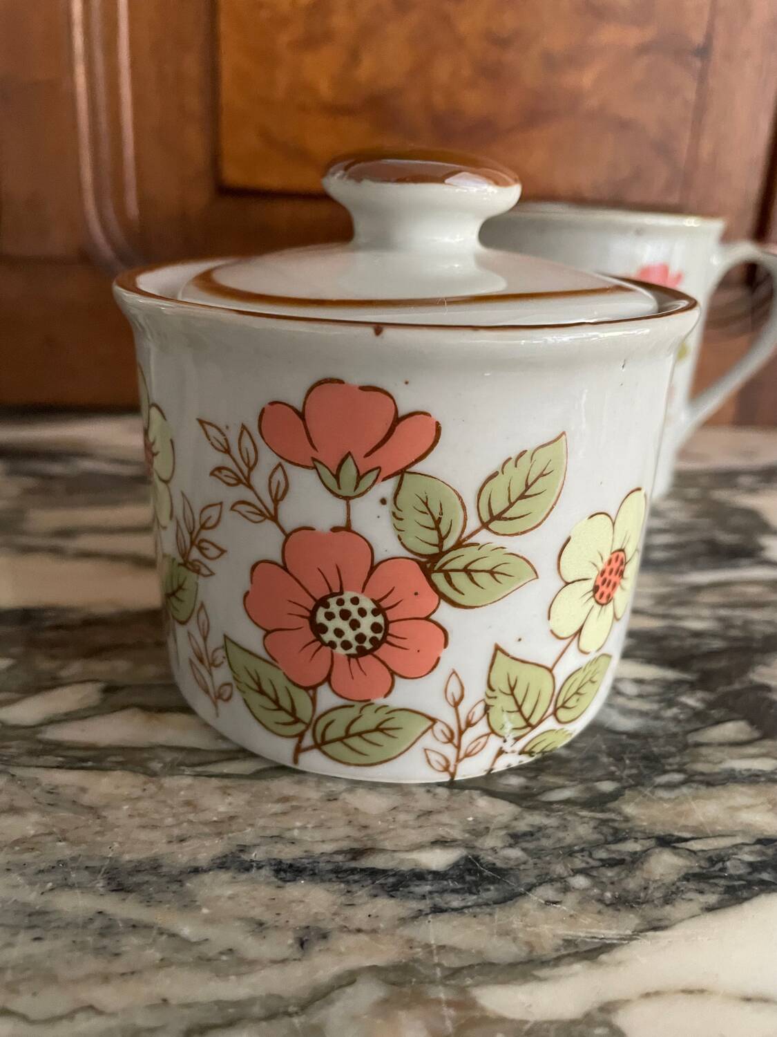 Service à thé vintage en grès à décor floral
