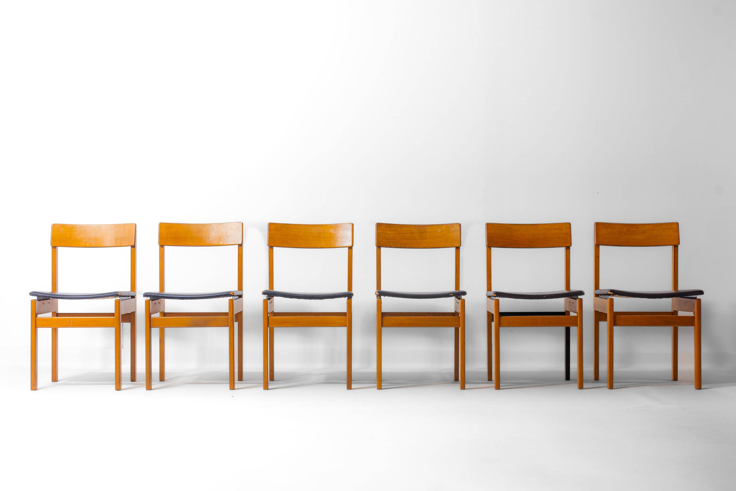 Set of 6 'Abstracta' dining chairs in beech by Jos de Mey, Belgium 1960s