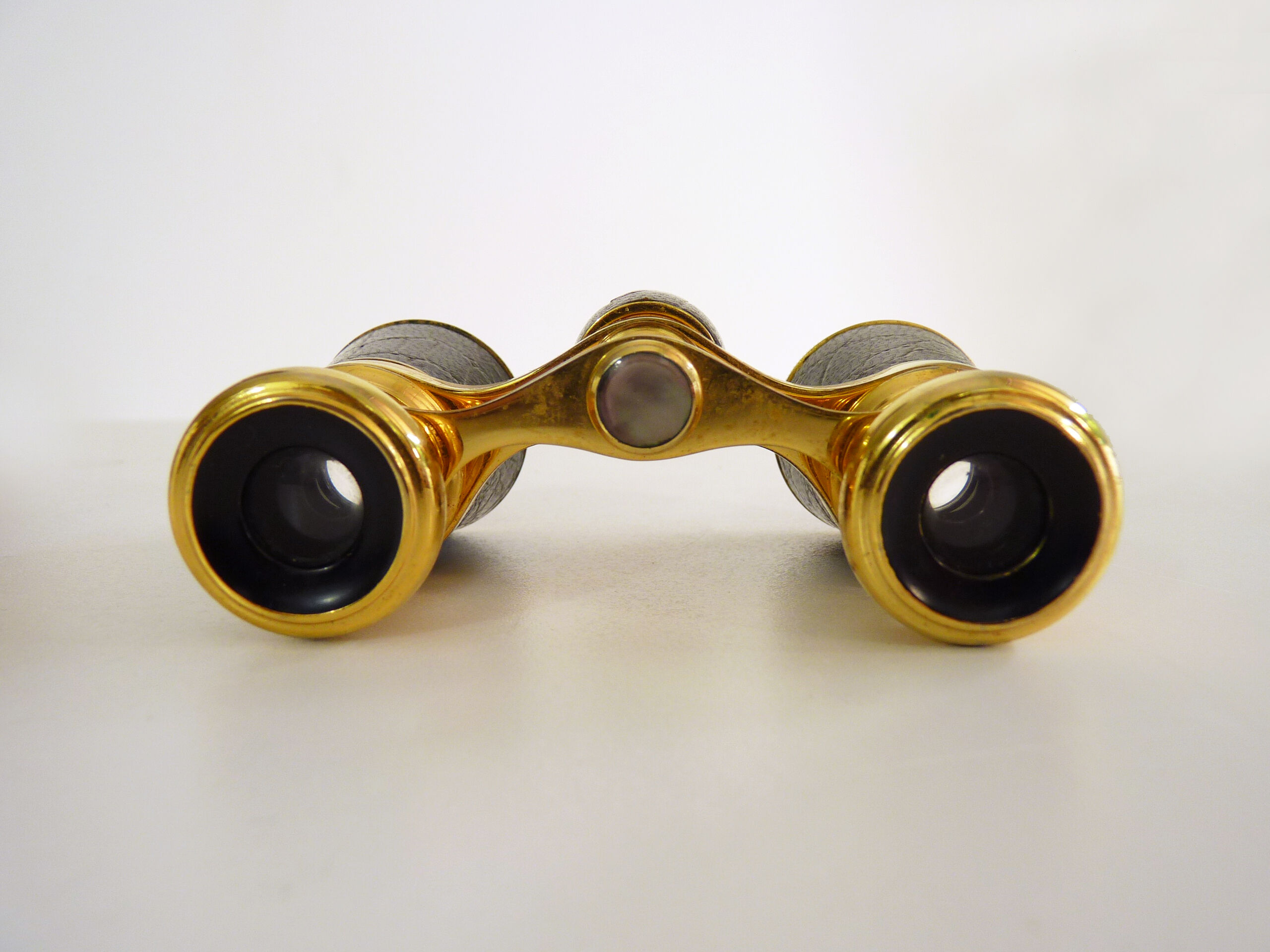 Former pair of theatre binoculars, opera B B Paris brass and leather