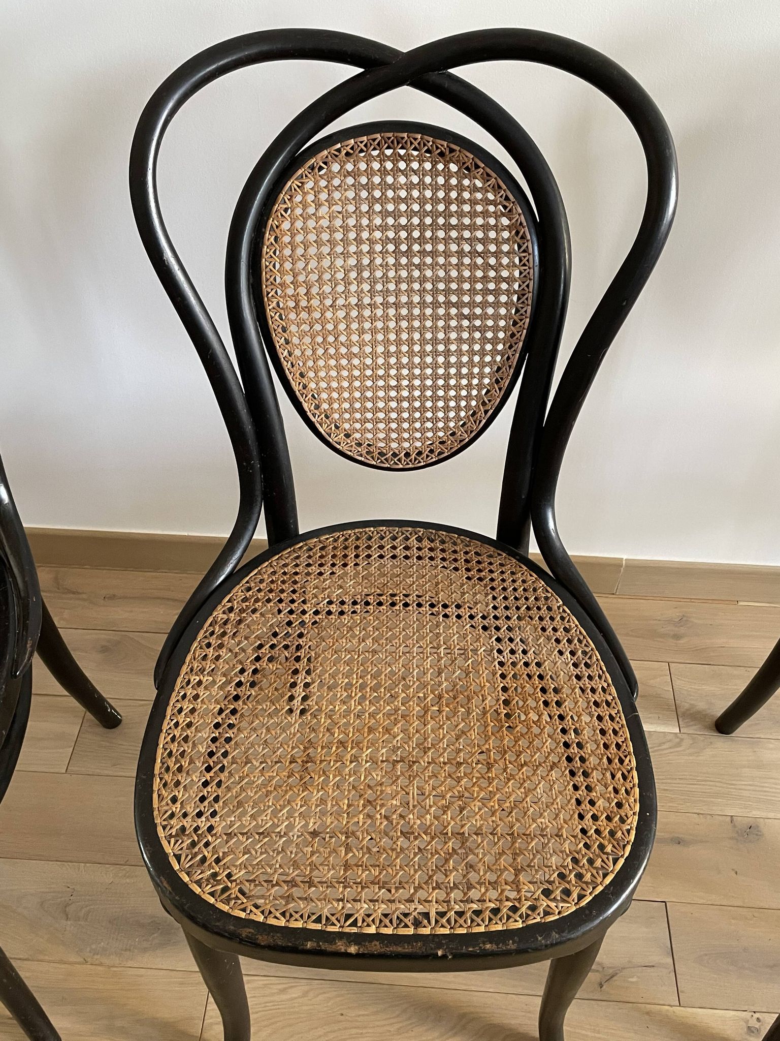 Série de 8 chaises viennoises N.33 de J&J Kohn, 1900