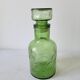 Carafe en verre vert
