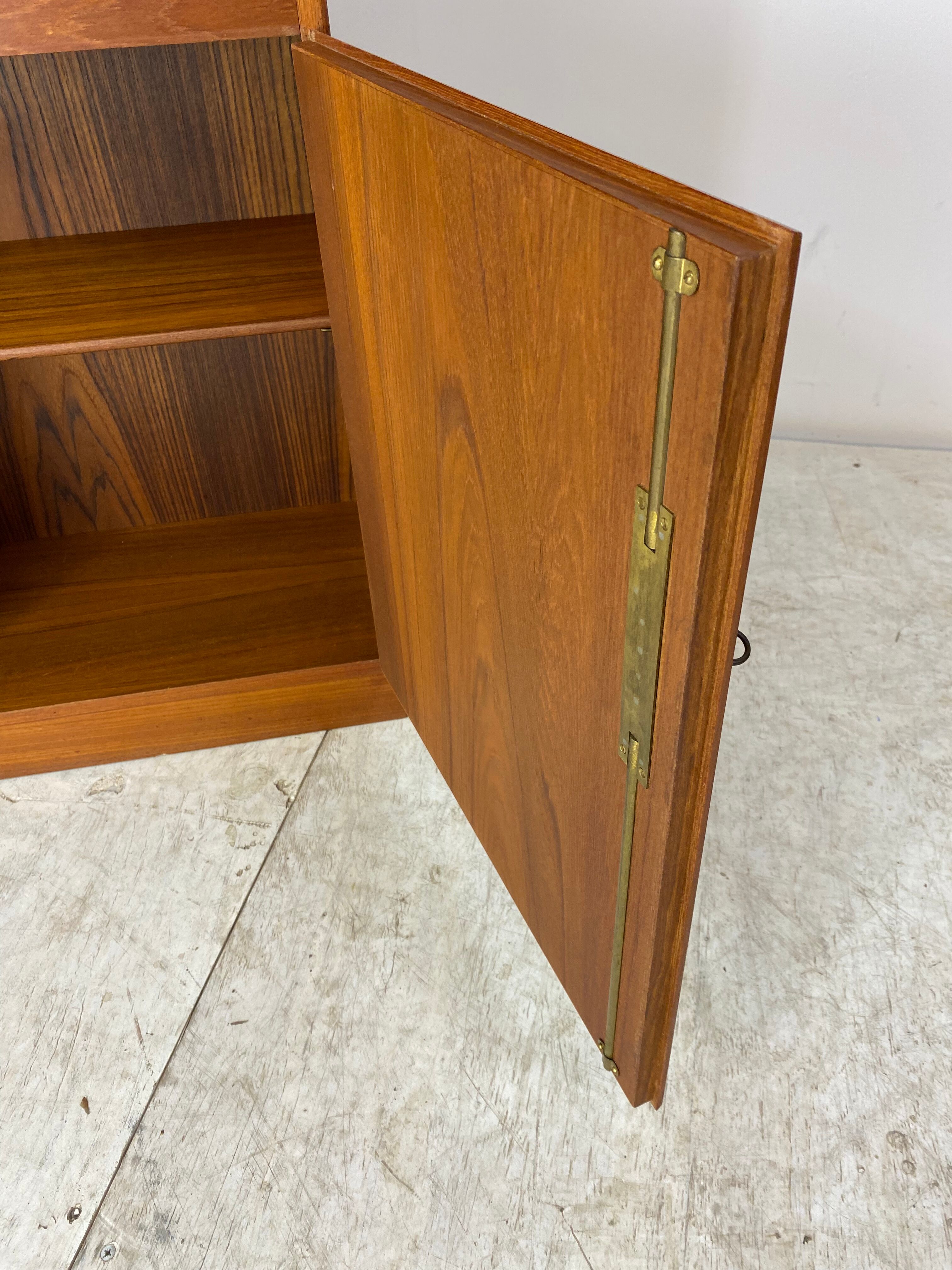 Vintage, Danish Scandinavian Design teak cabinet bookcase by Borge Mogensen for Soborg, 1960s