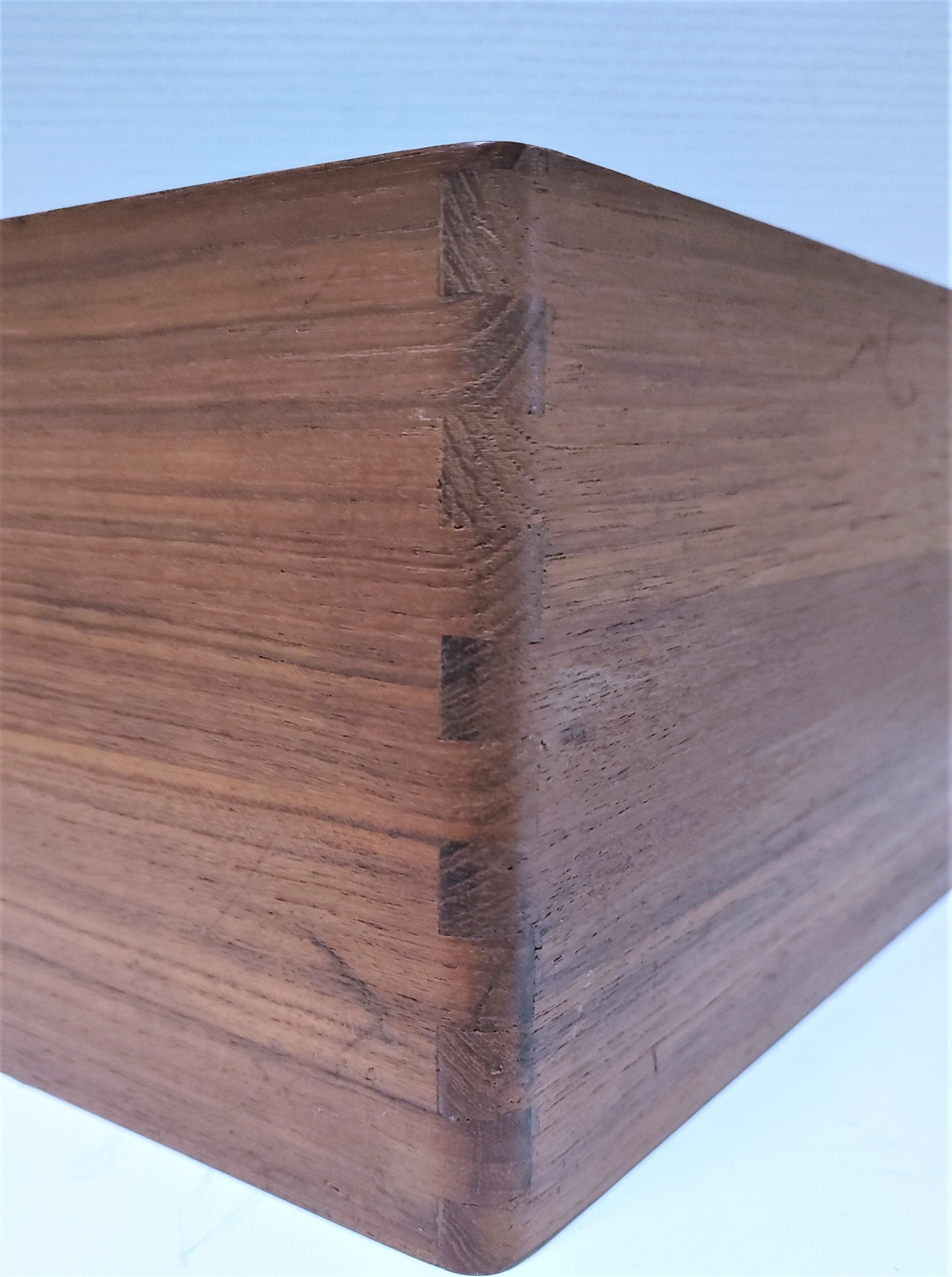 Wall shelf with solid wood compartments design 80s