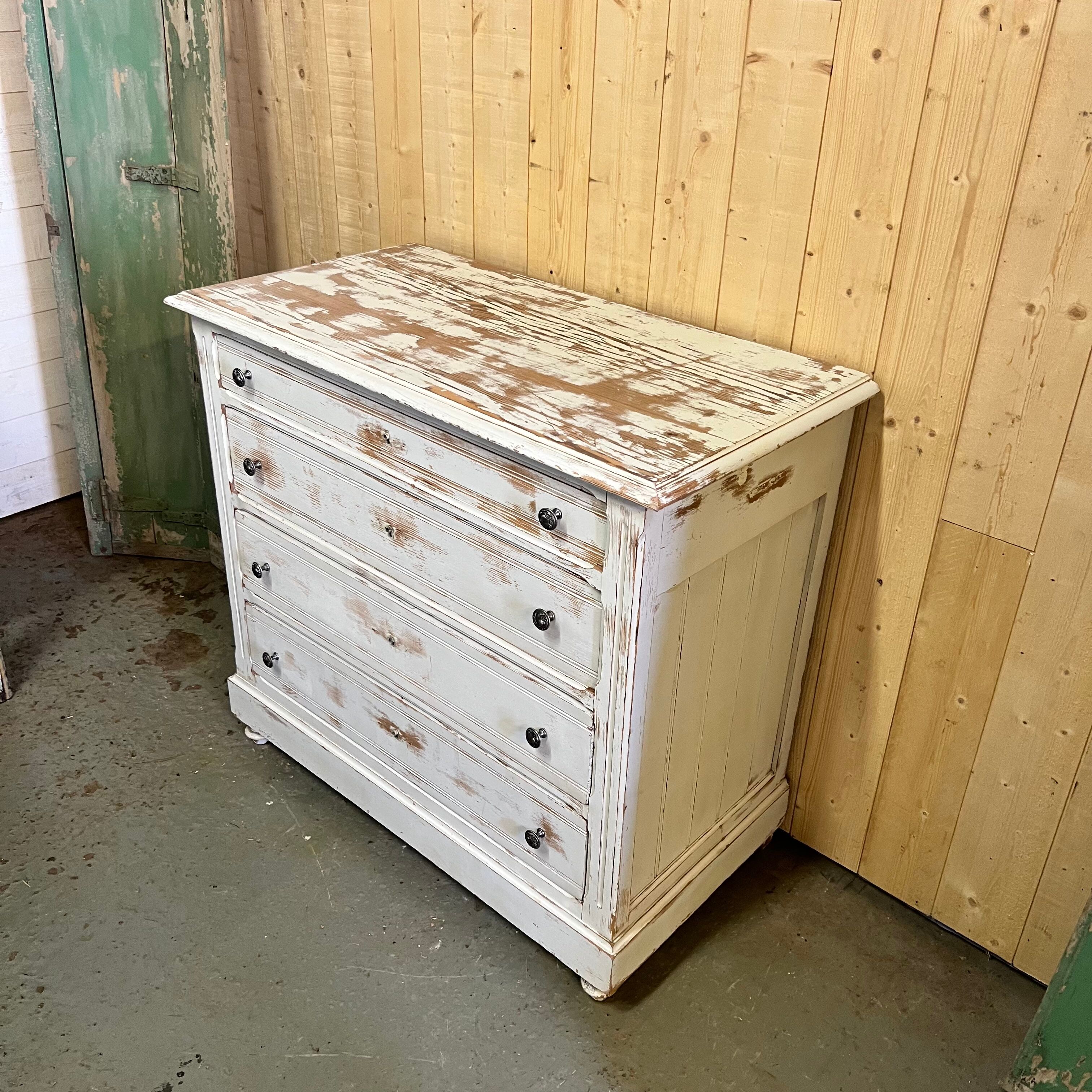 Patinated chest of drawers