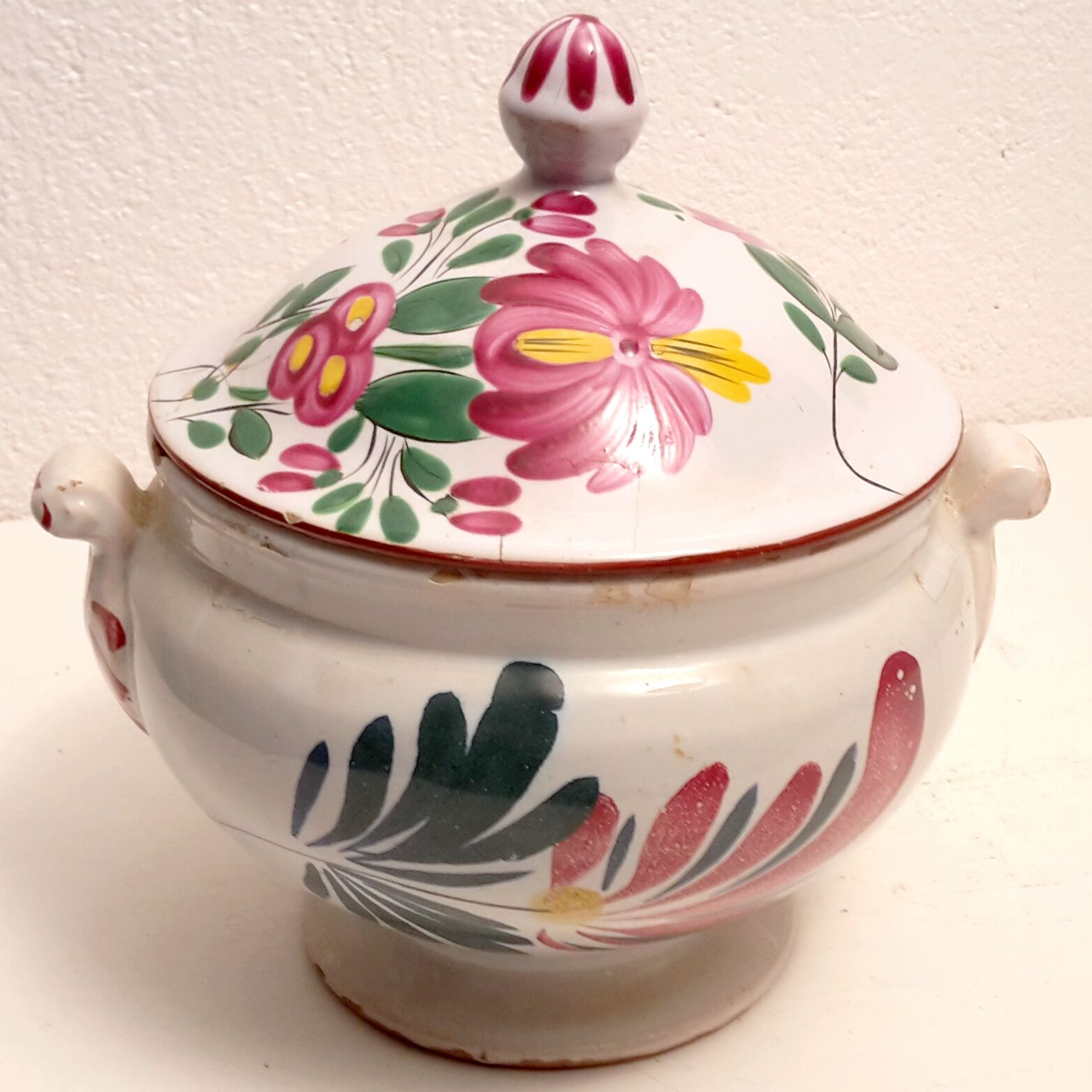 Bouillon couvert en faïence de SaintClément Selency