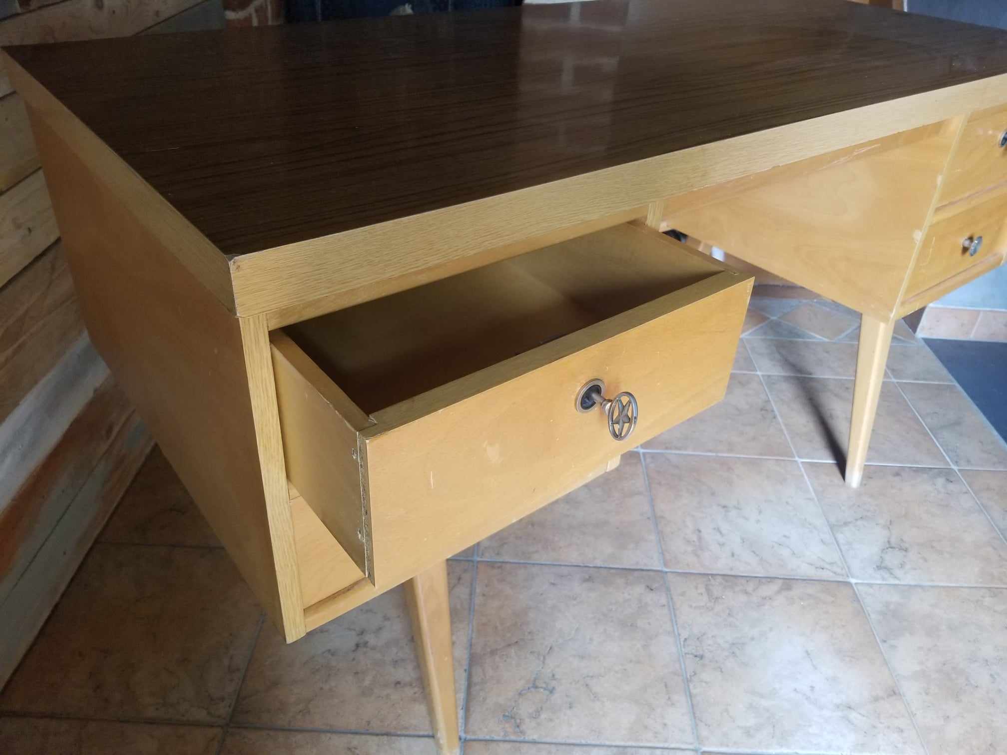 Ekawerk desk