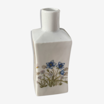 Porcelain vase with floral decoration