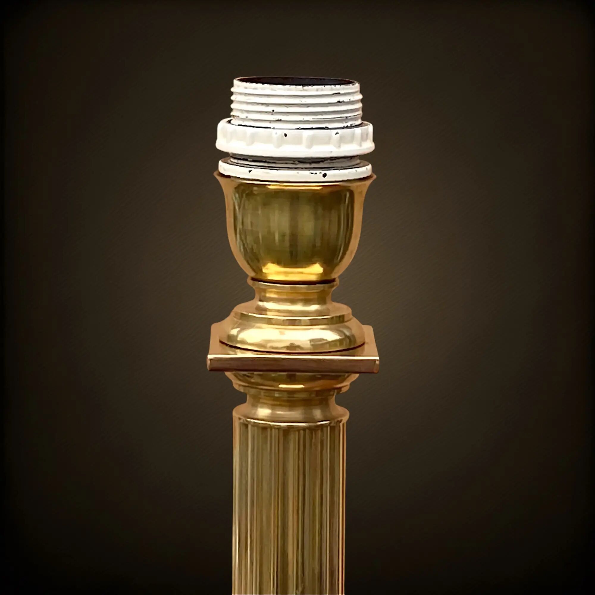 Neoclassical lamp base with fluted column in polished solid brass – 1960s-70s