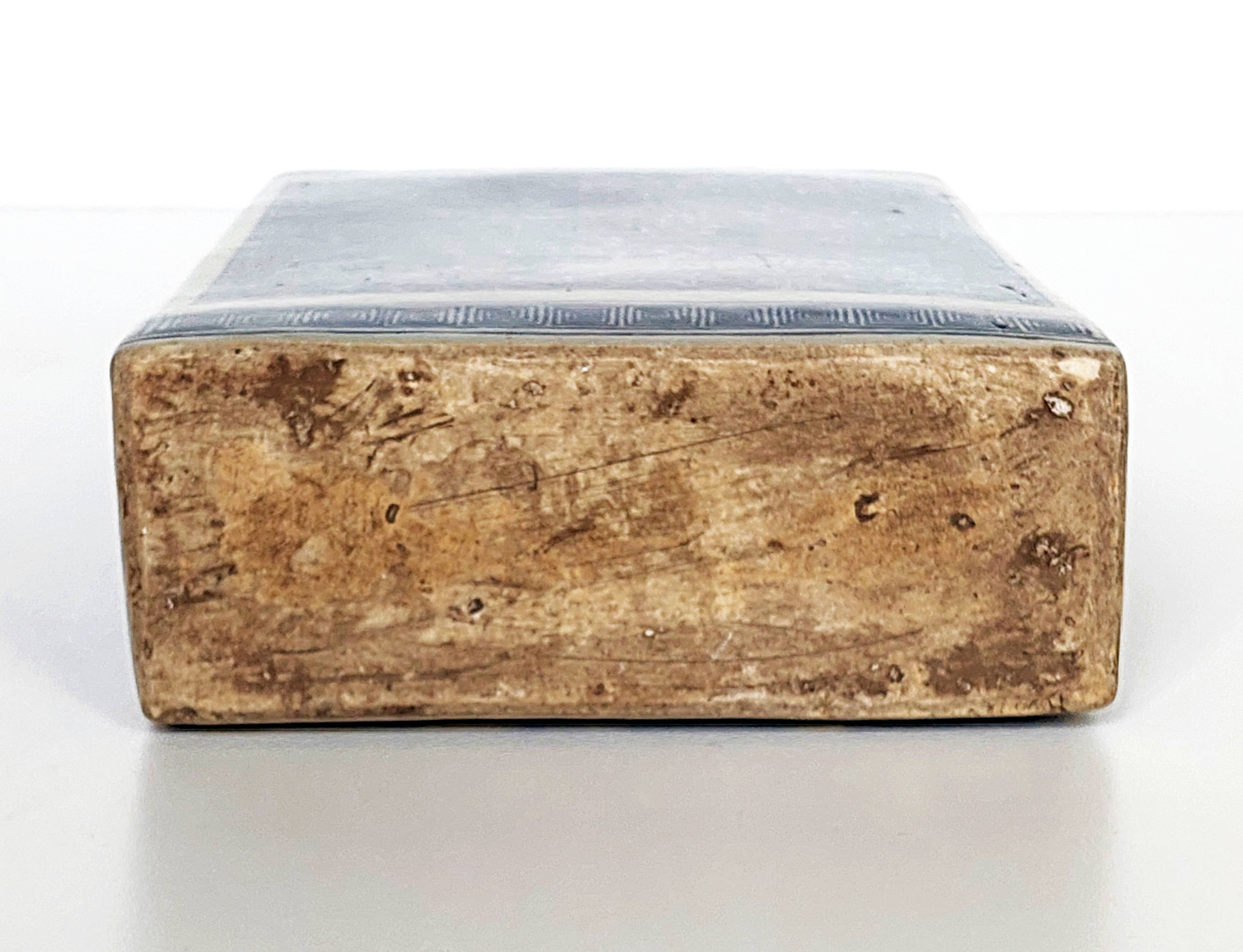 Ancient Chinese tea box made of blue white porcelain