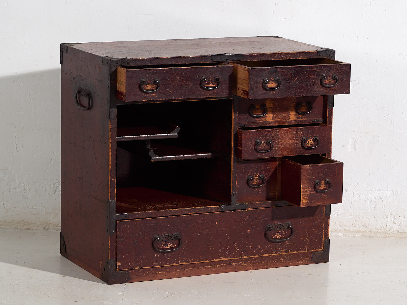 Ancient Japanese choba-dansu in cedar wood, Meiji/Taishō period (circa 1890-1920) #45