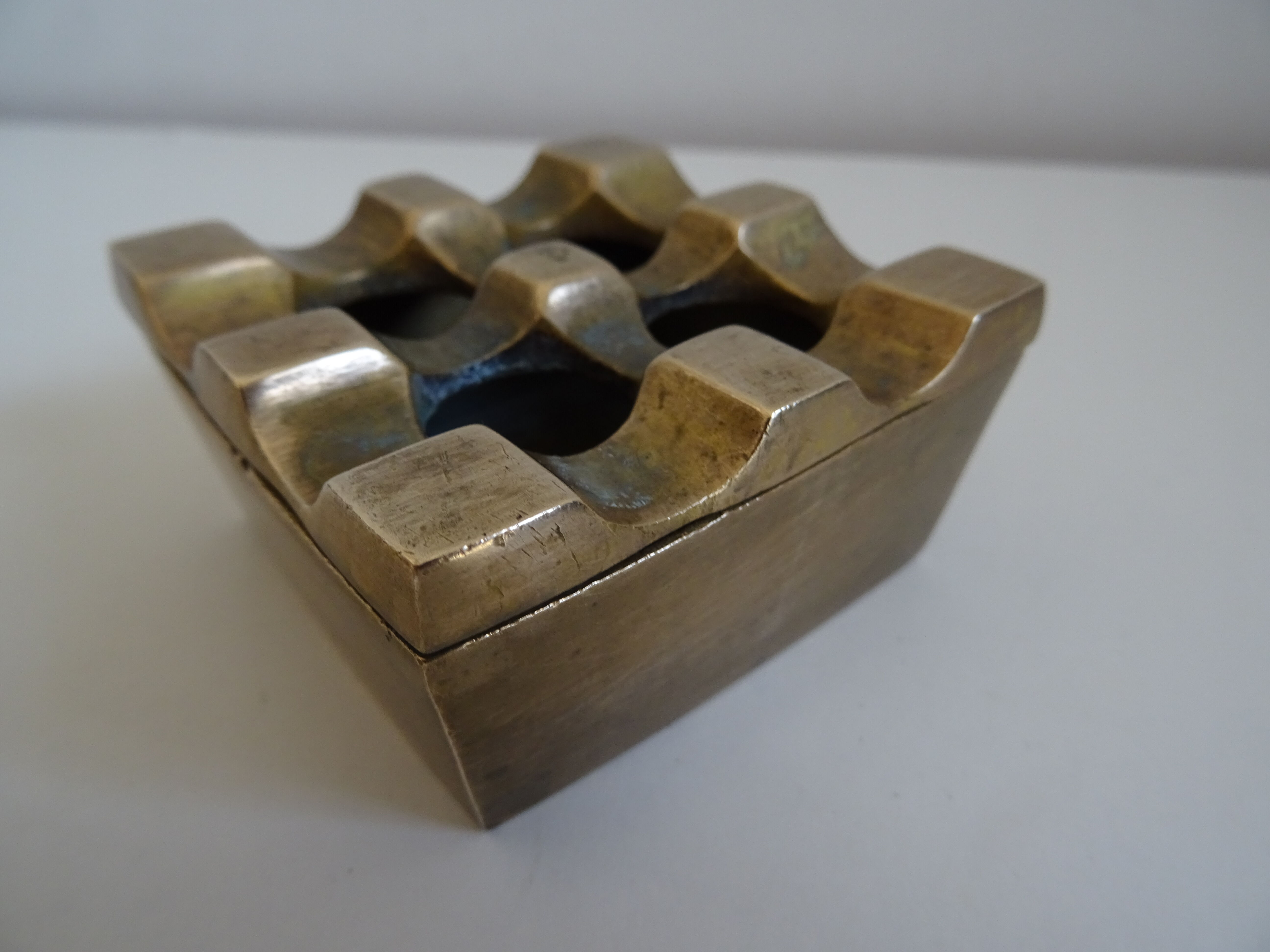Scandinavian design ashtray in vintage bronze Ultima an 70