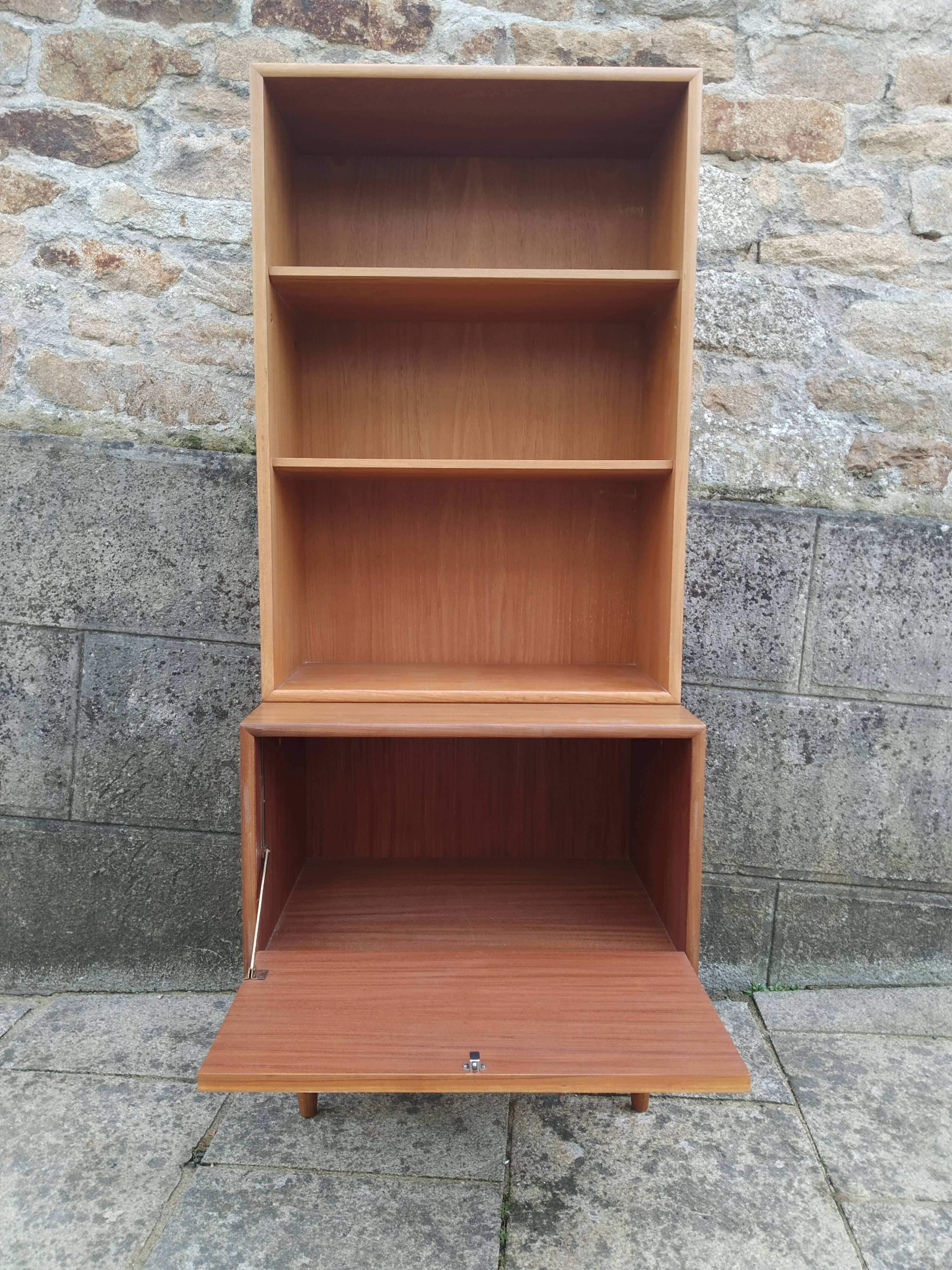 Bookcase 60