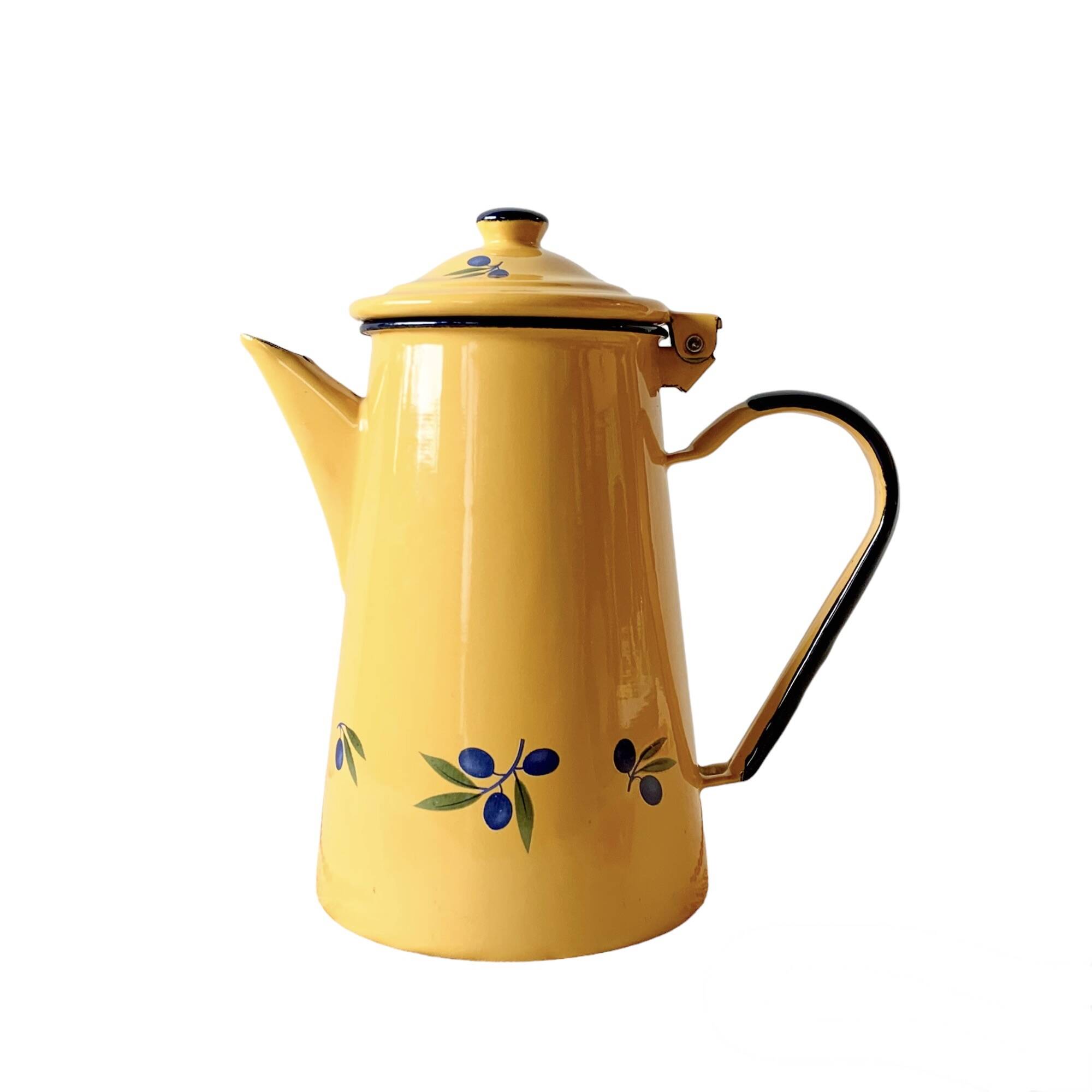 Old coffee maker in yellow enameled sheet metal - olive decor