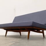 Mid-century minimalist teak canapé by Orla Mølgaard Nielsen for France & Søn / France & Daverkosen.