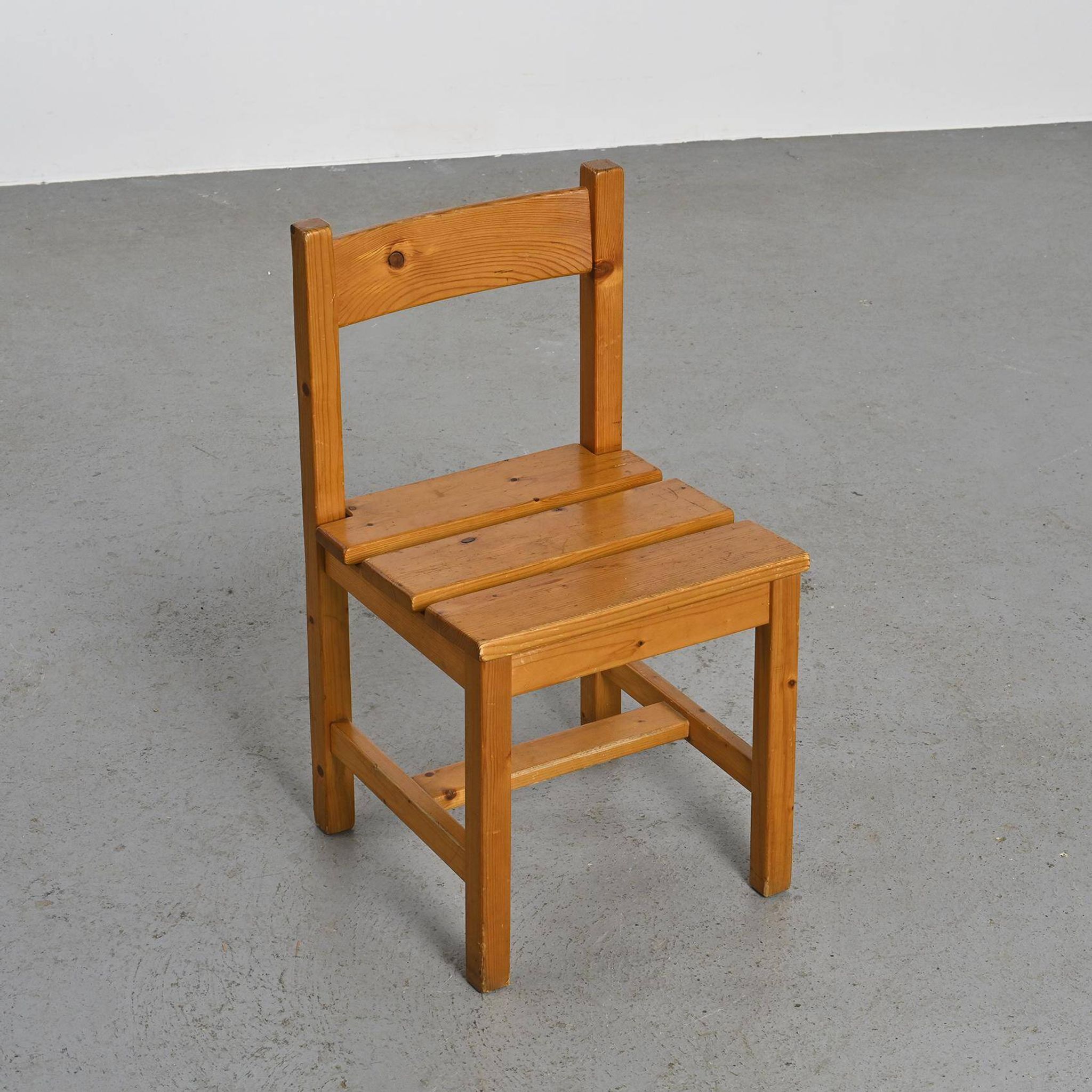 Suite de quatre chaises Maison Regain, circa 1970