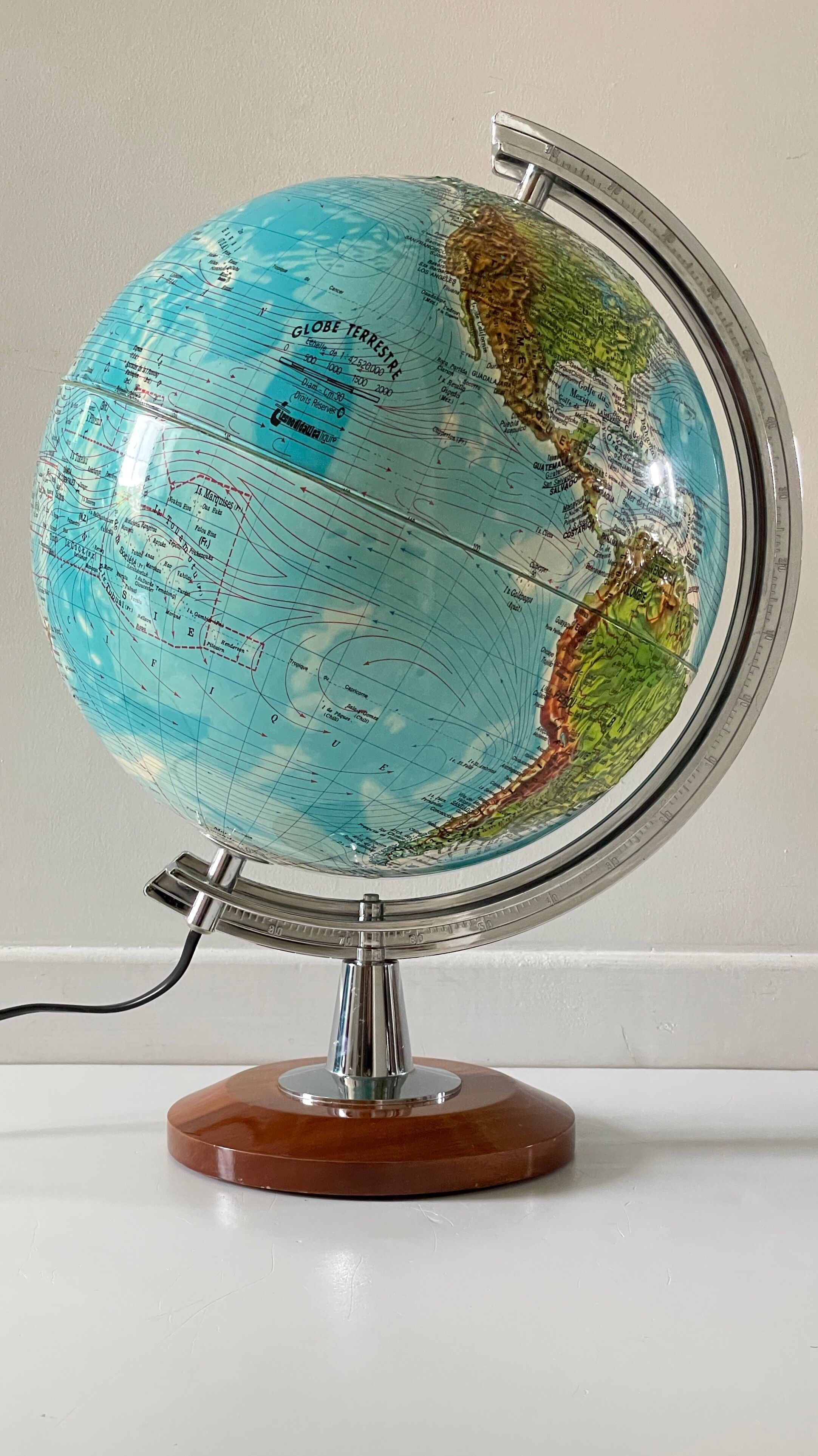 Luminous globe and reliefs made in Italy vintage