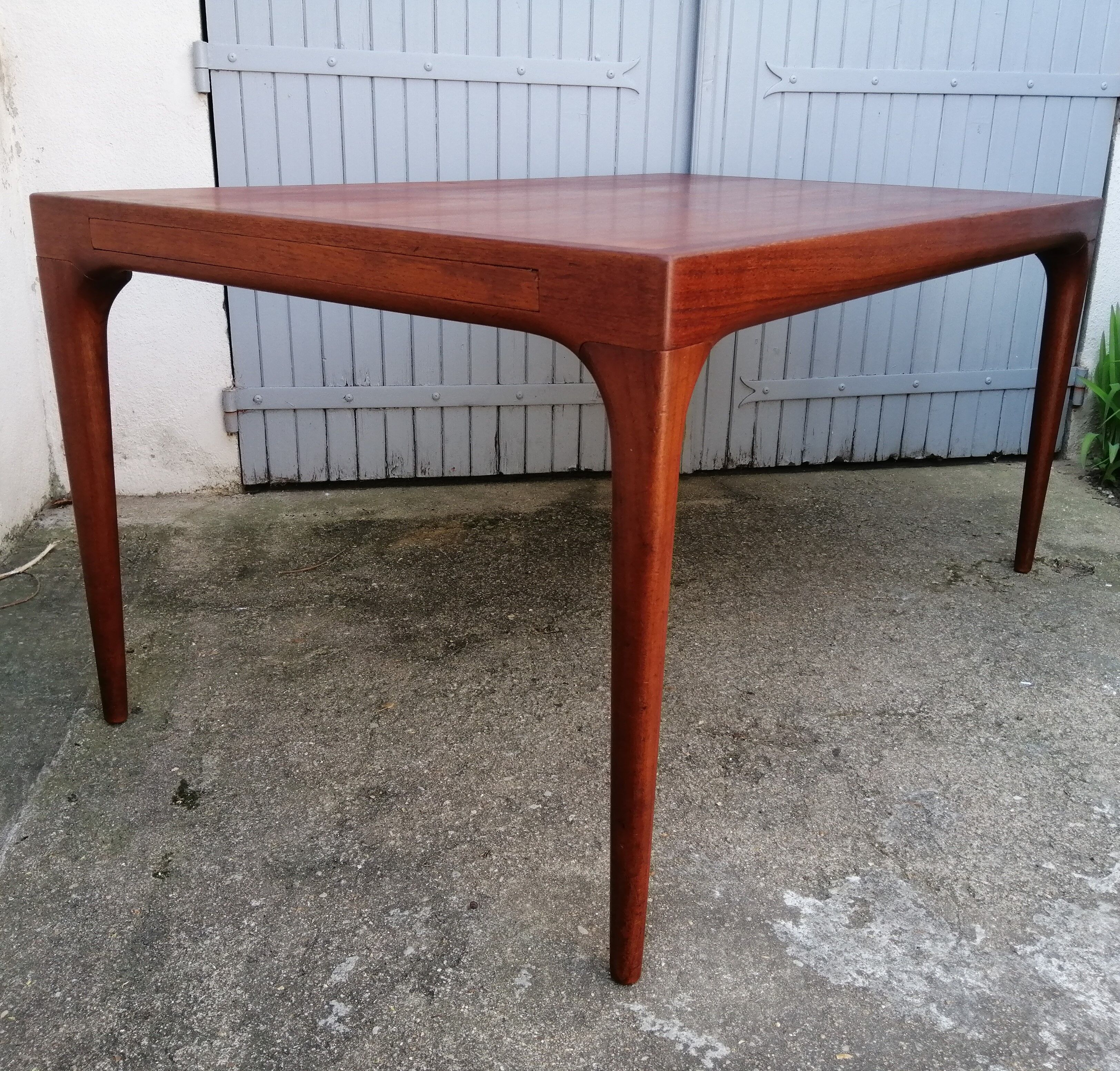 Dining table Johannes Andersen from the 60s Denmark Uldum Mobelfabrik