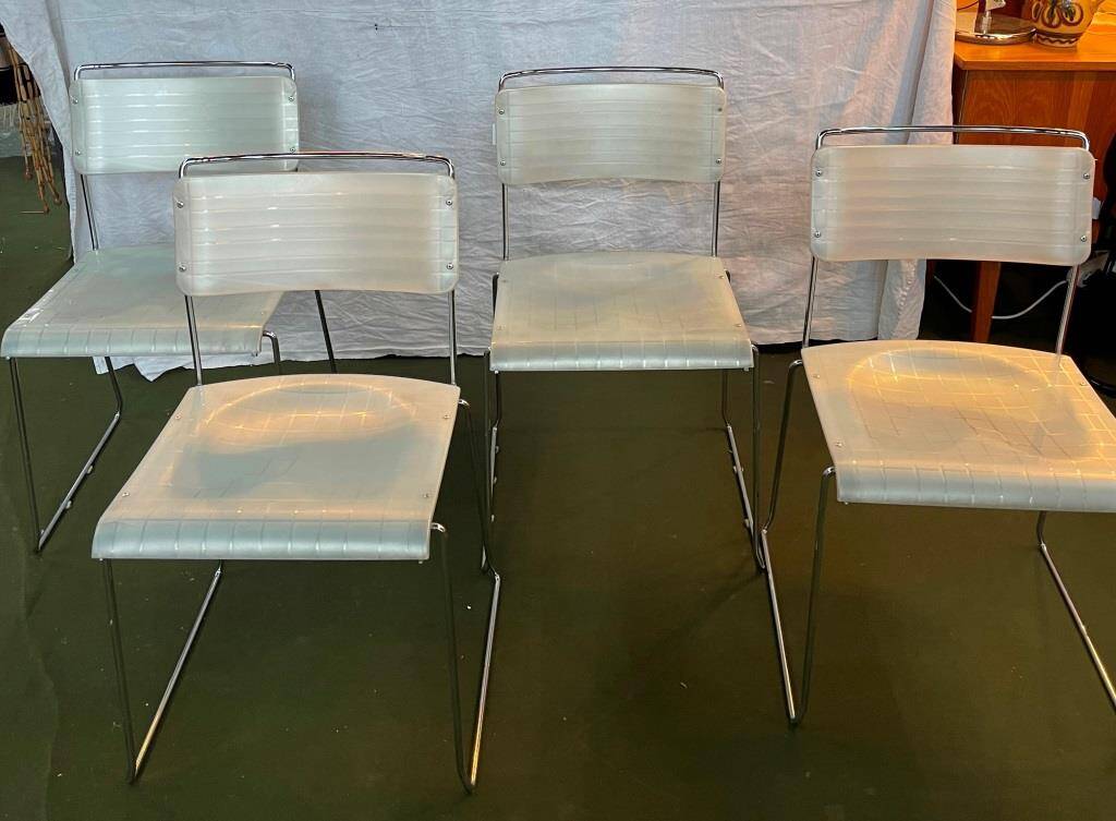 Set of 4 Italian Spilimbergo chairs in chromed steel and white plastic