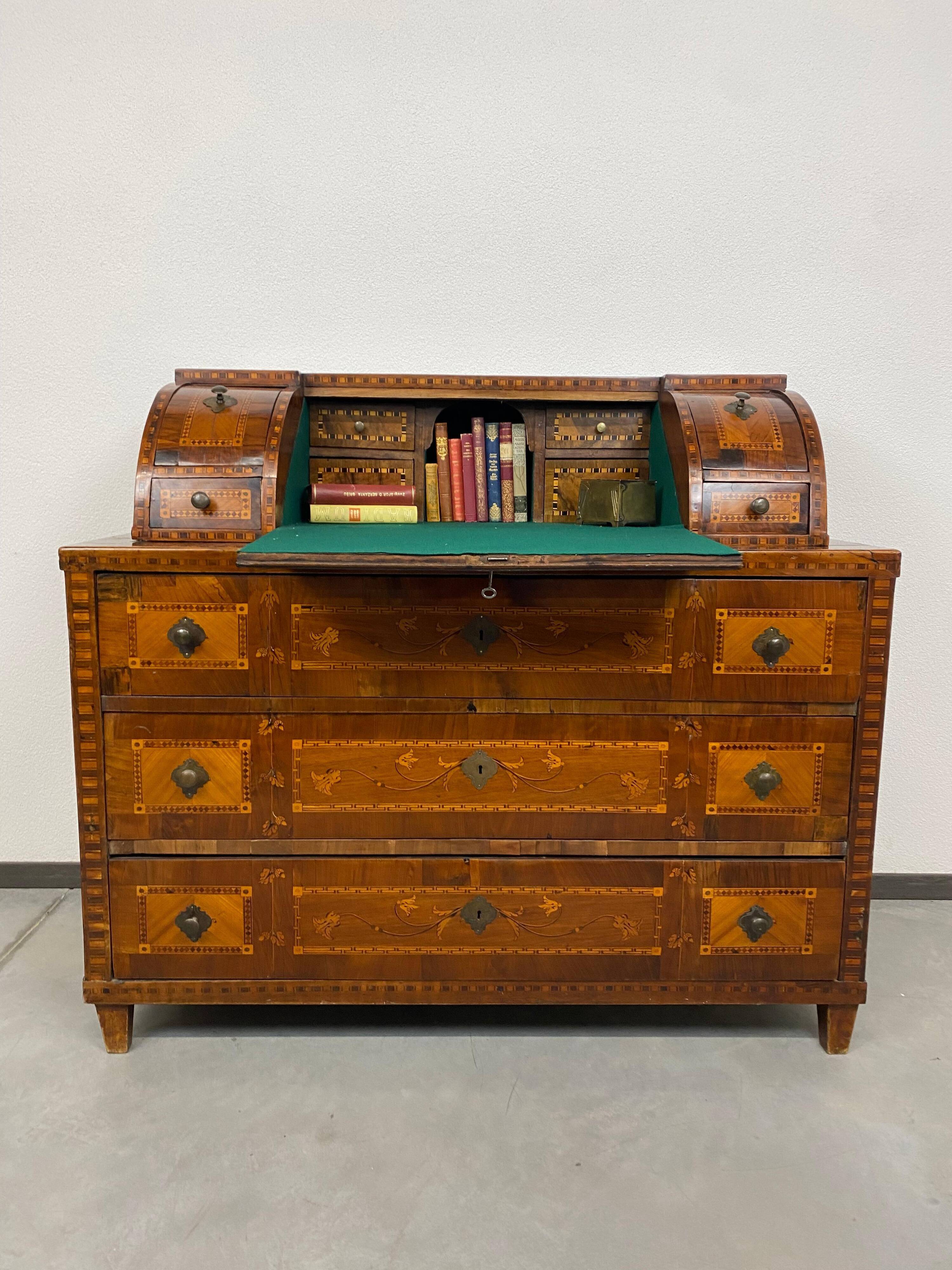 Classicist Viennese secretary, around 1790