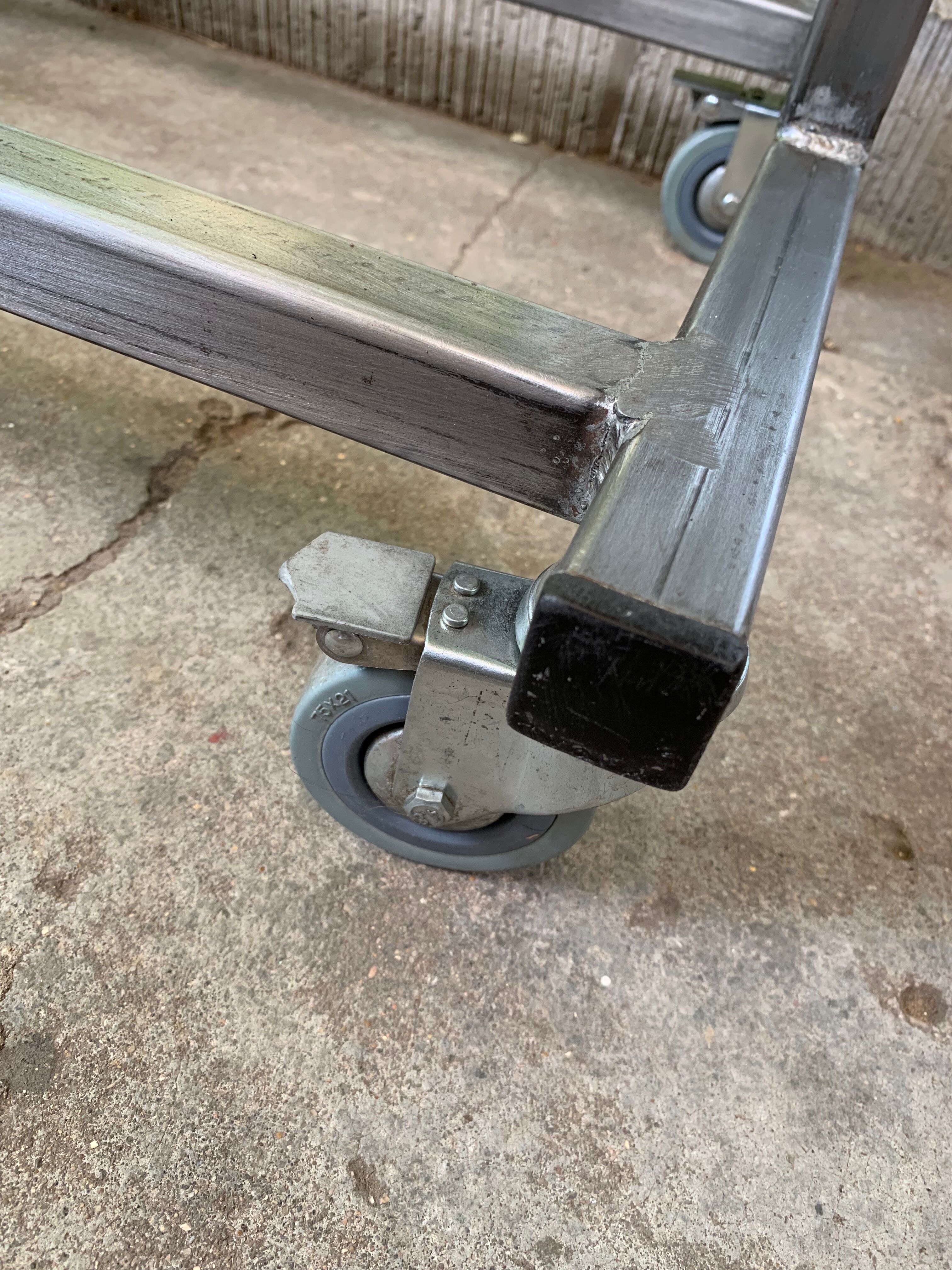 Double-sided workshop mirror on wheels 104x53 cm