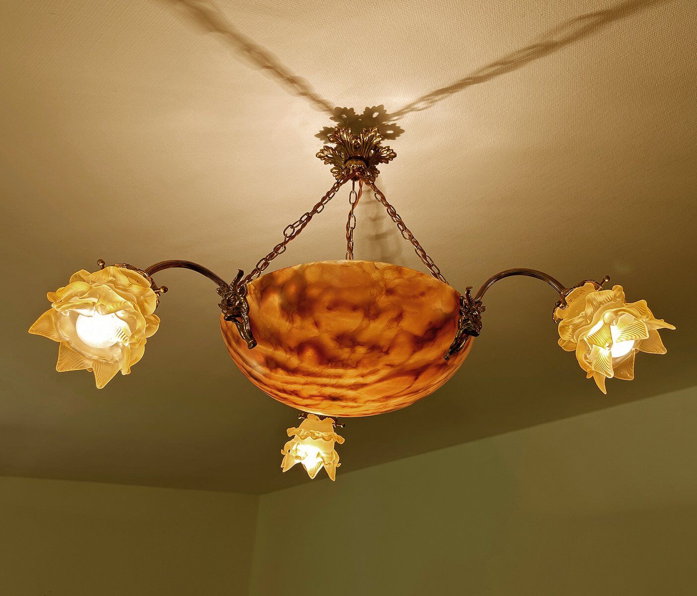 Art Deco pendant light in alabaster marble and bronze,1920s