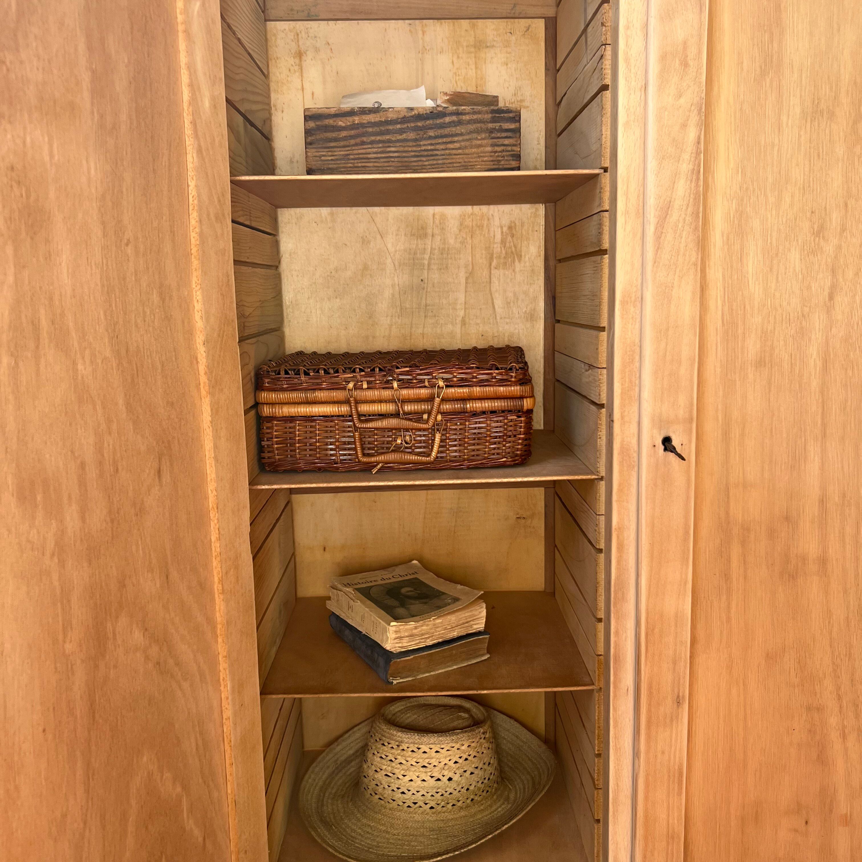 Small cabinet with tapered legs