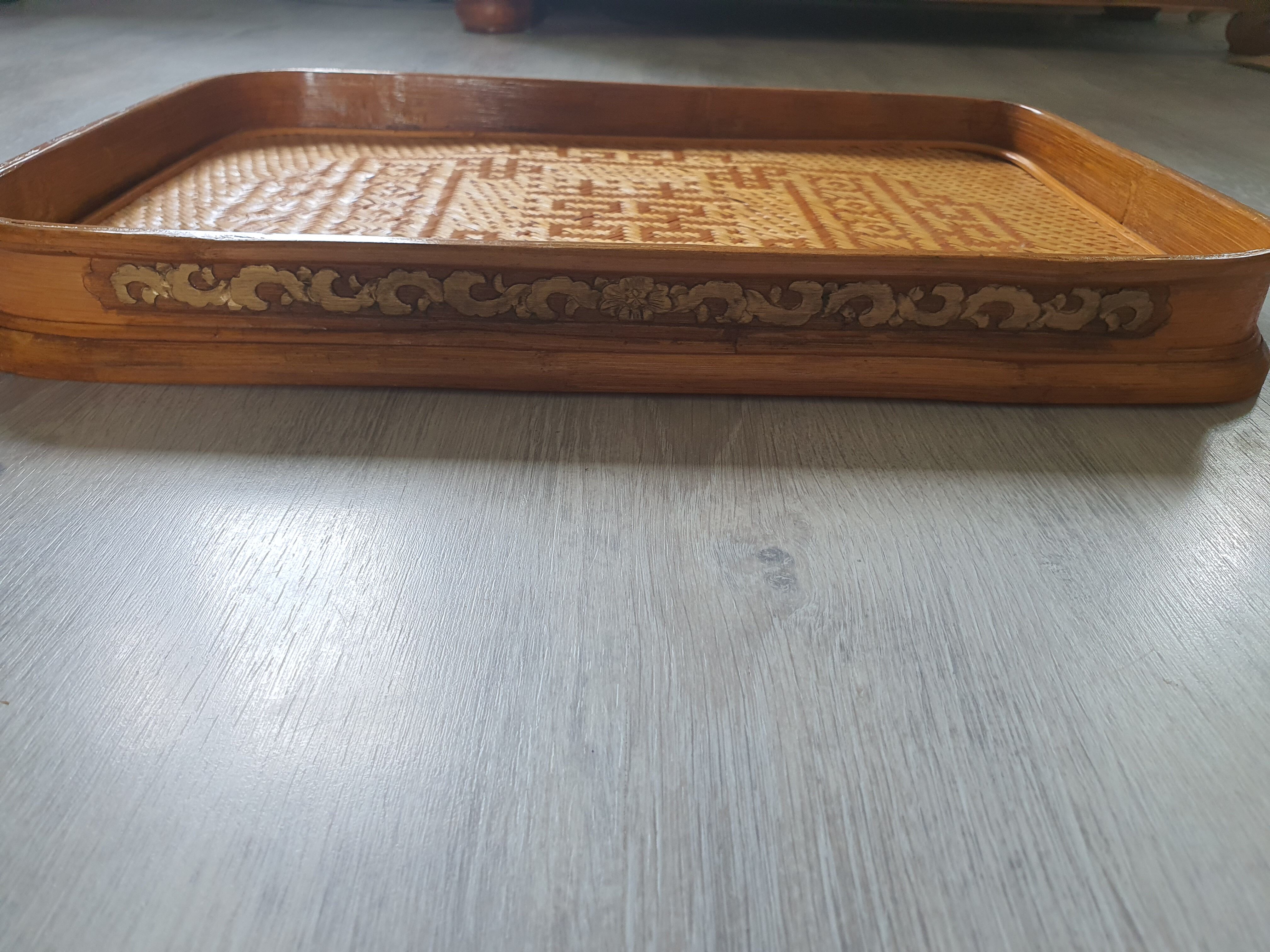 Old wood top, golden and wicker flower work