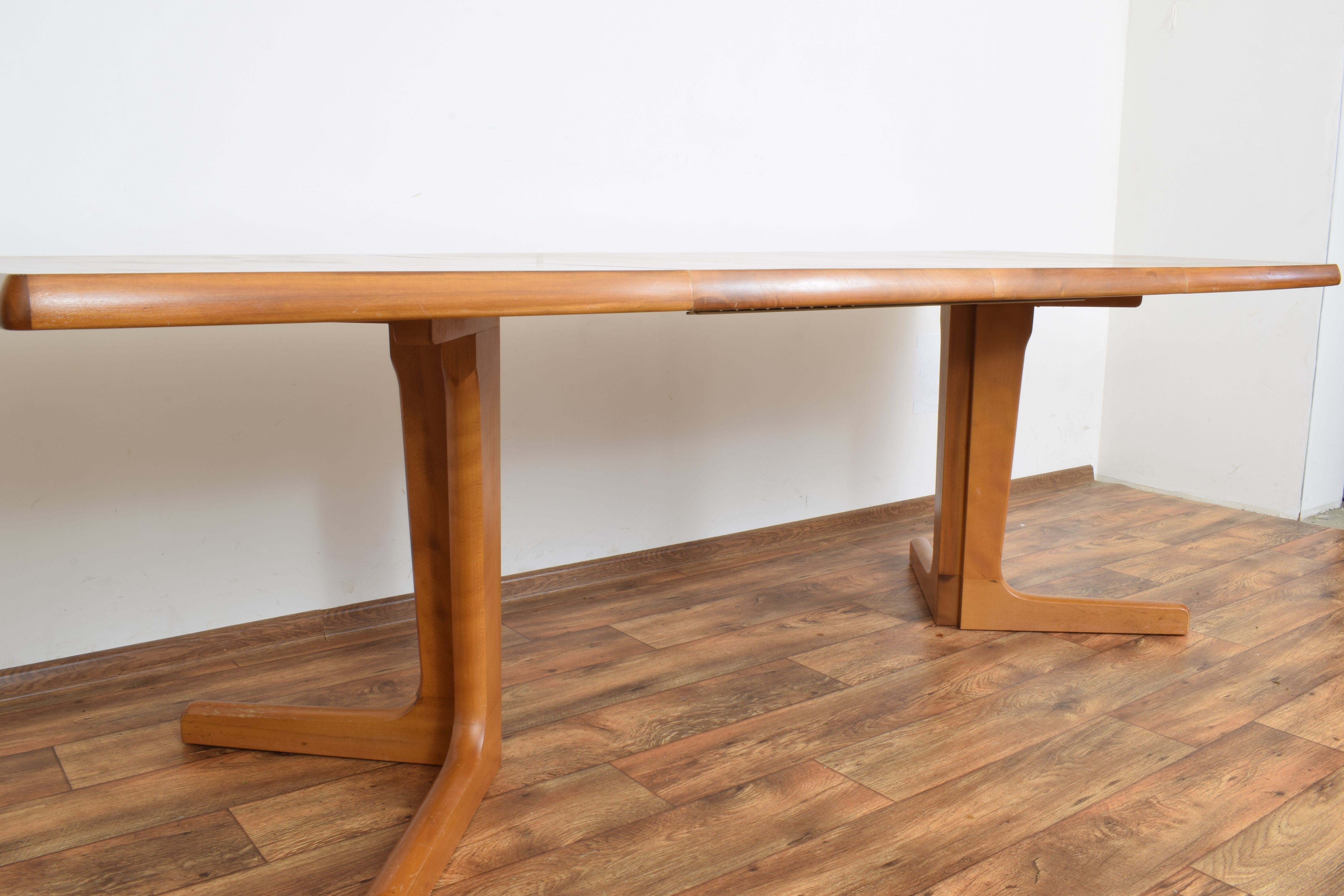 Mid-century danish walnut extendable dining table, 1970