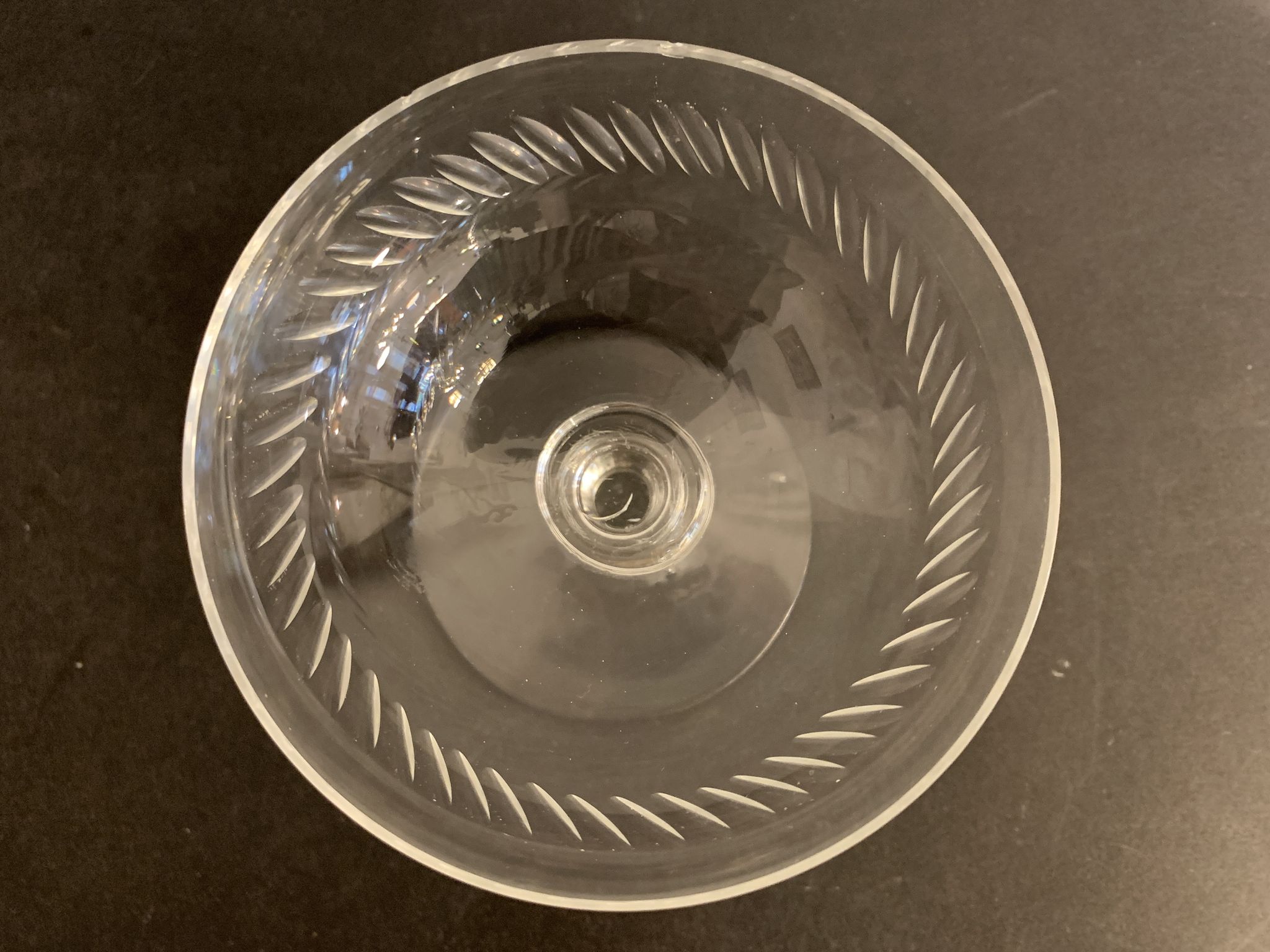 6 coupes à champagne anciennes en cristallin soufflé