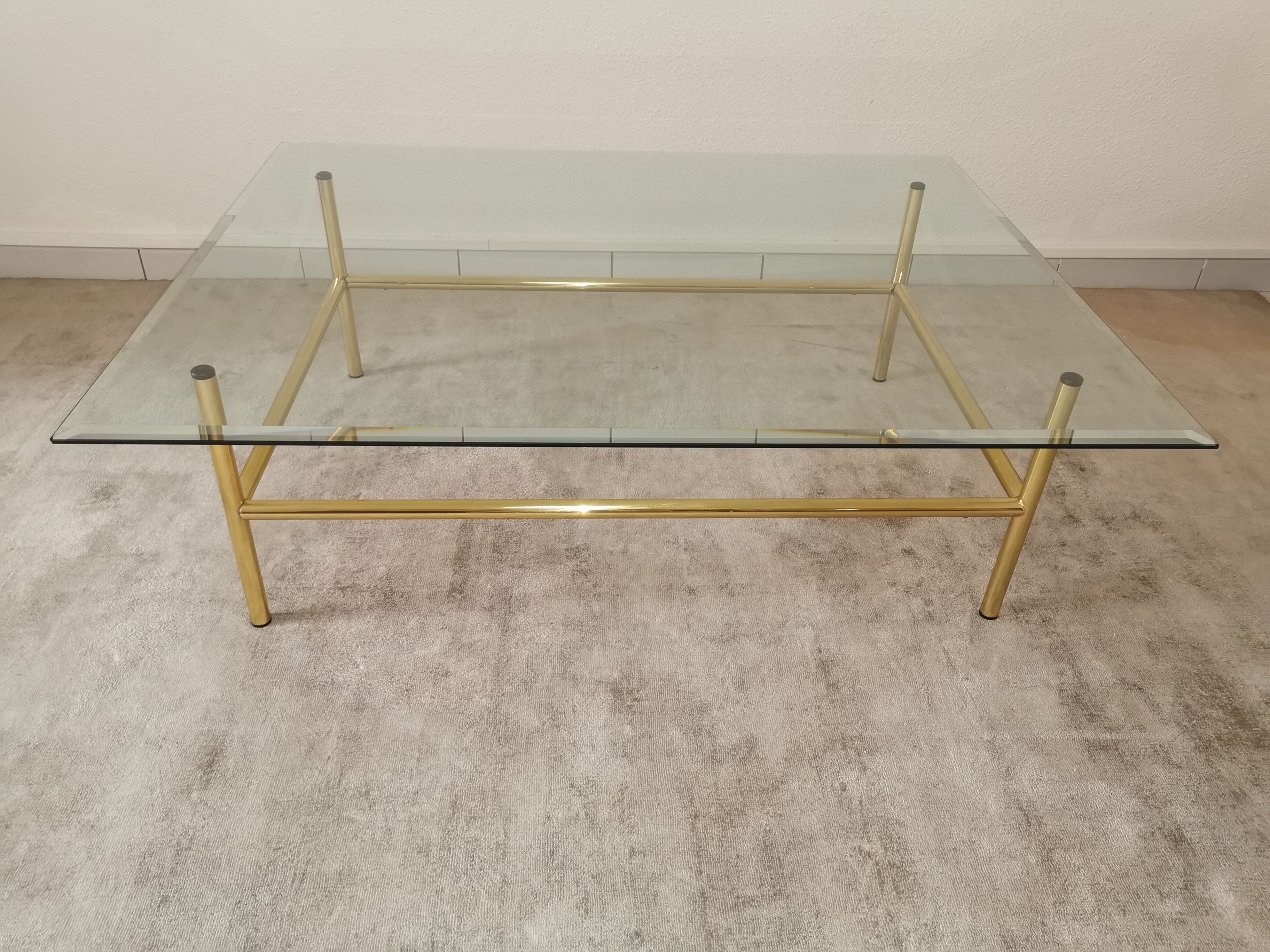 Table basse verre et métal doré années 80