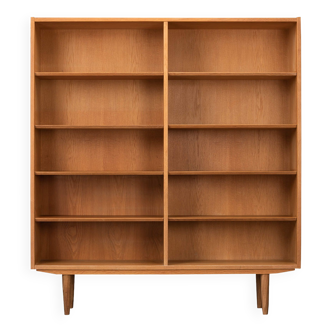 Danish Design Oak Bookcase by Hundevad, 1960s