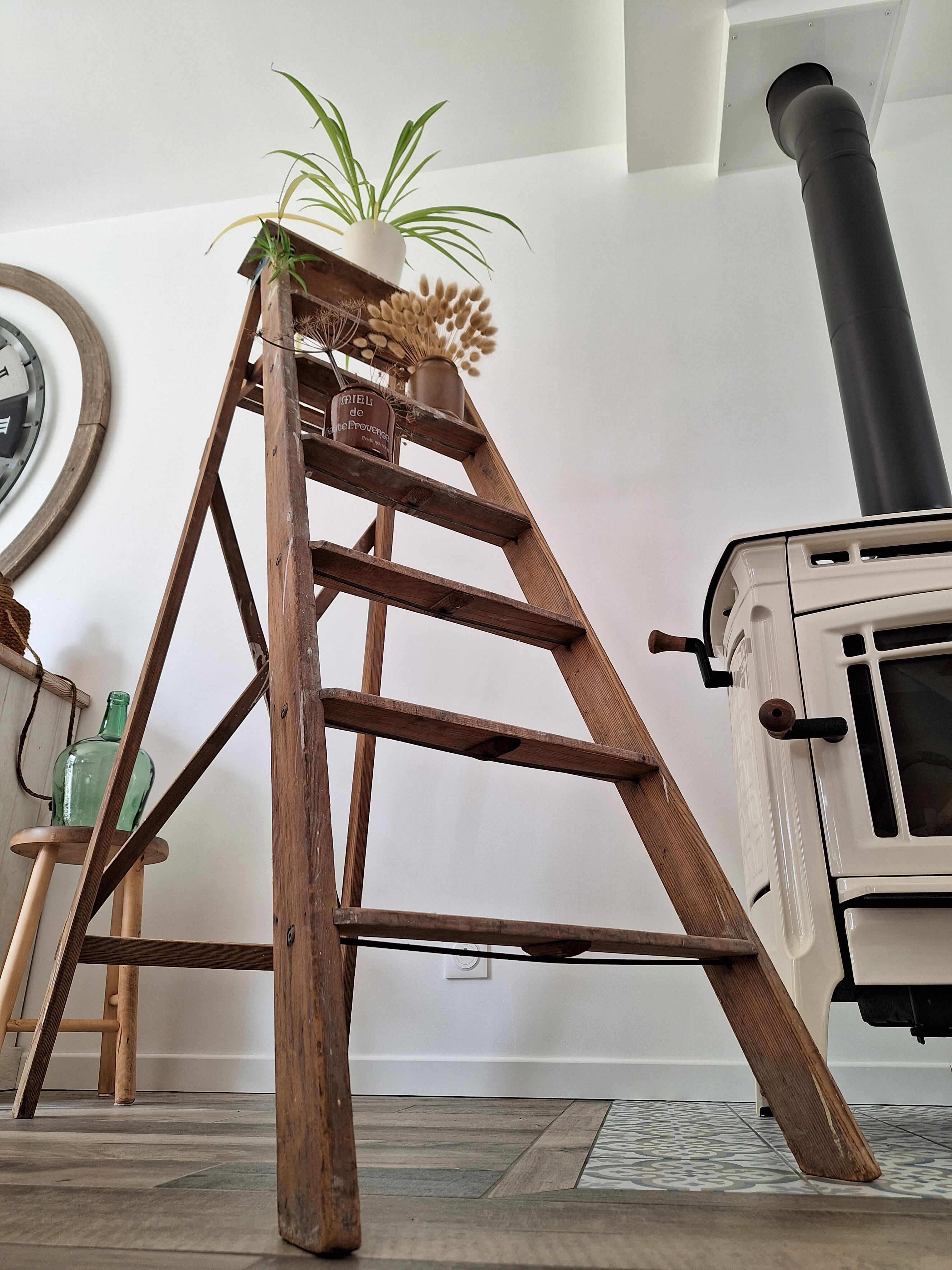 Montana painter's stepladder