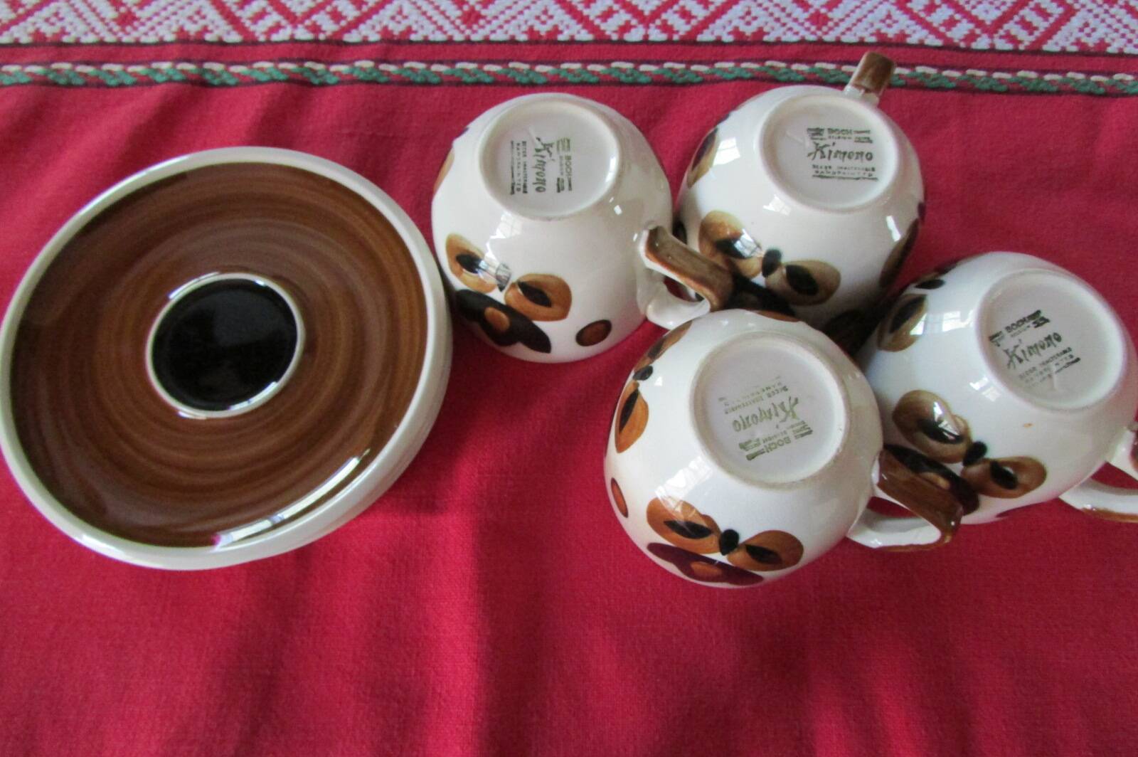 Kimono coffee service signed Boch. Vintage and trendy