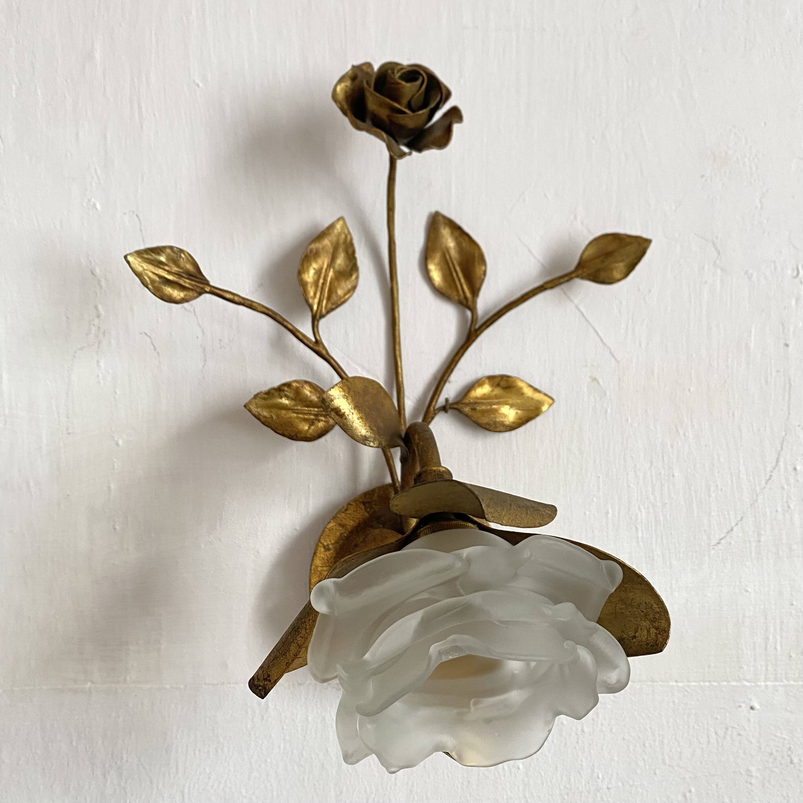 Vintage Italian wall lamp in gilded metal and glass paste