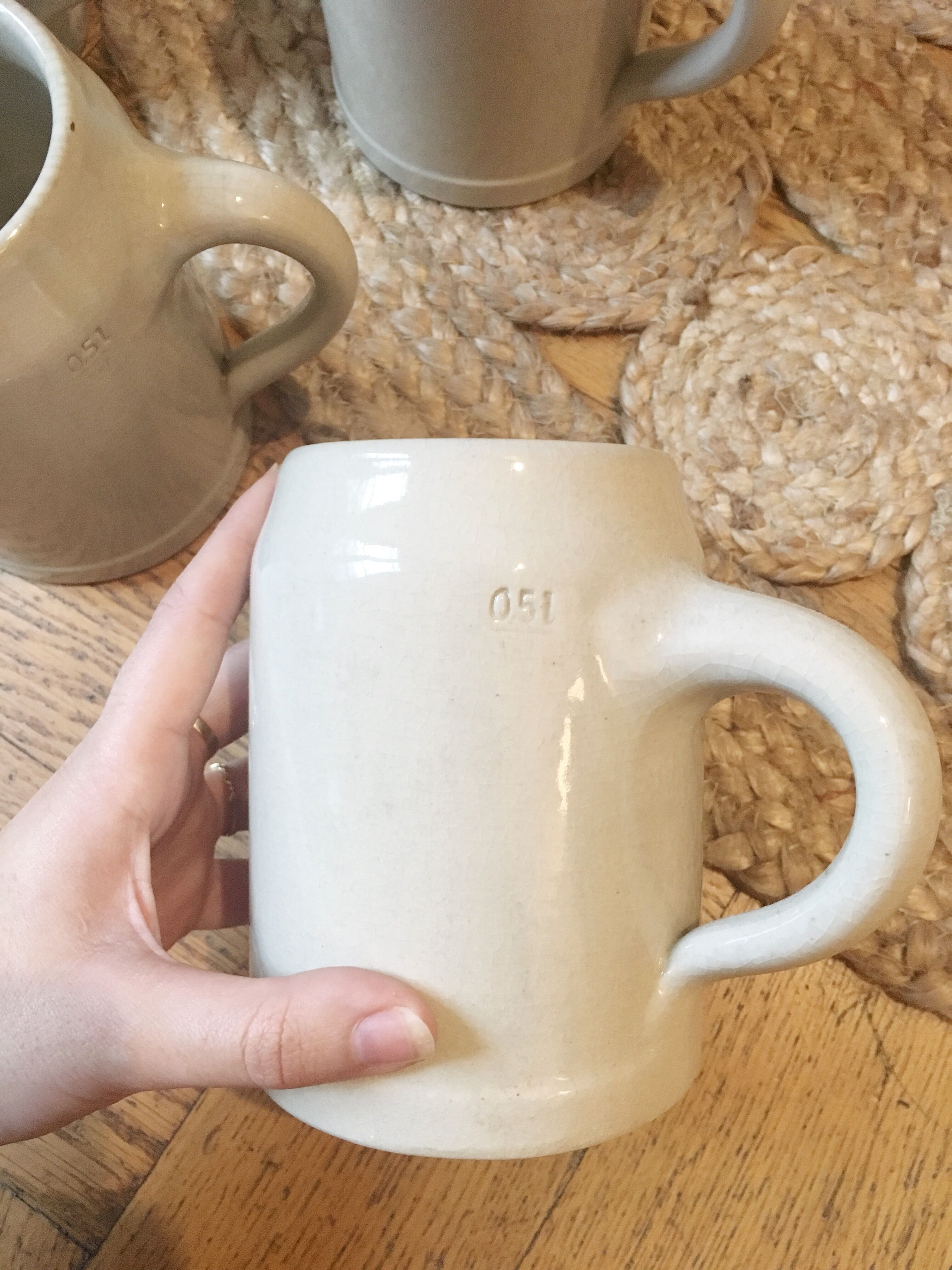 Lot de mugs en grès