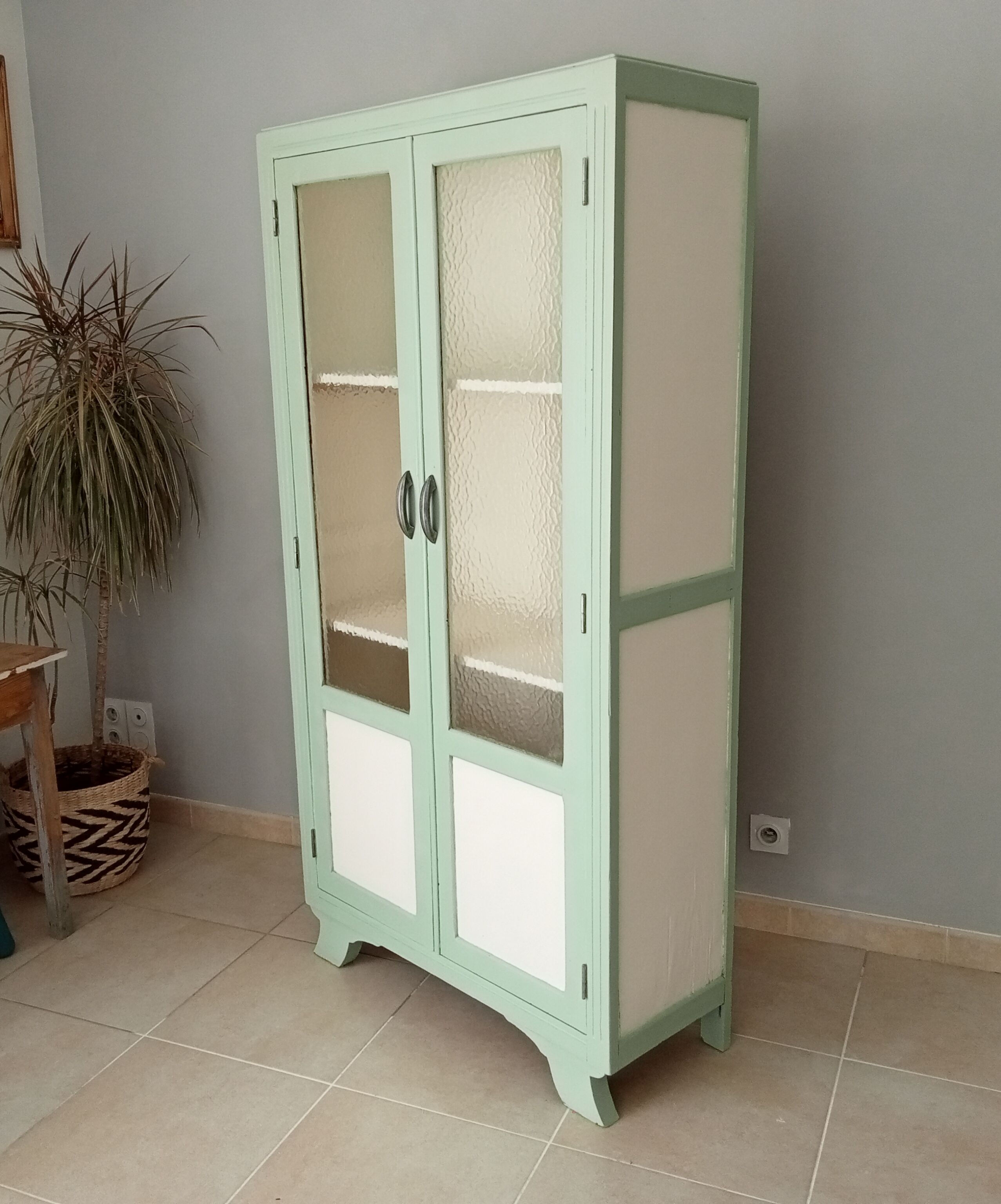 Art Deco glass cabinet 50s