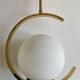 Suspension mid-century laiton et verre opalin