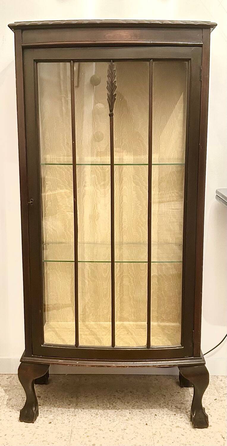 Romantic display cabinet