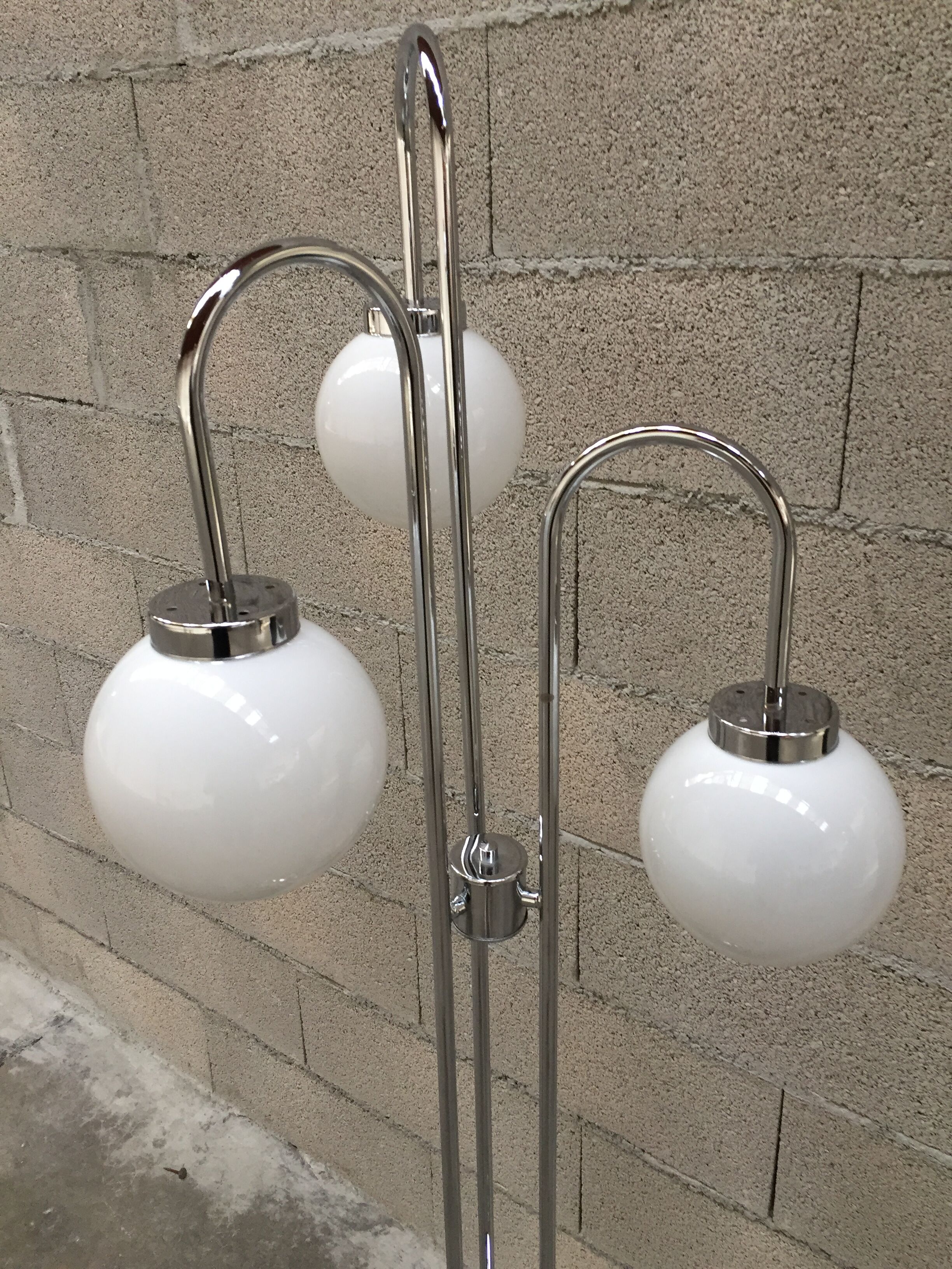 3-ball lamppost from the 70s