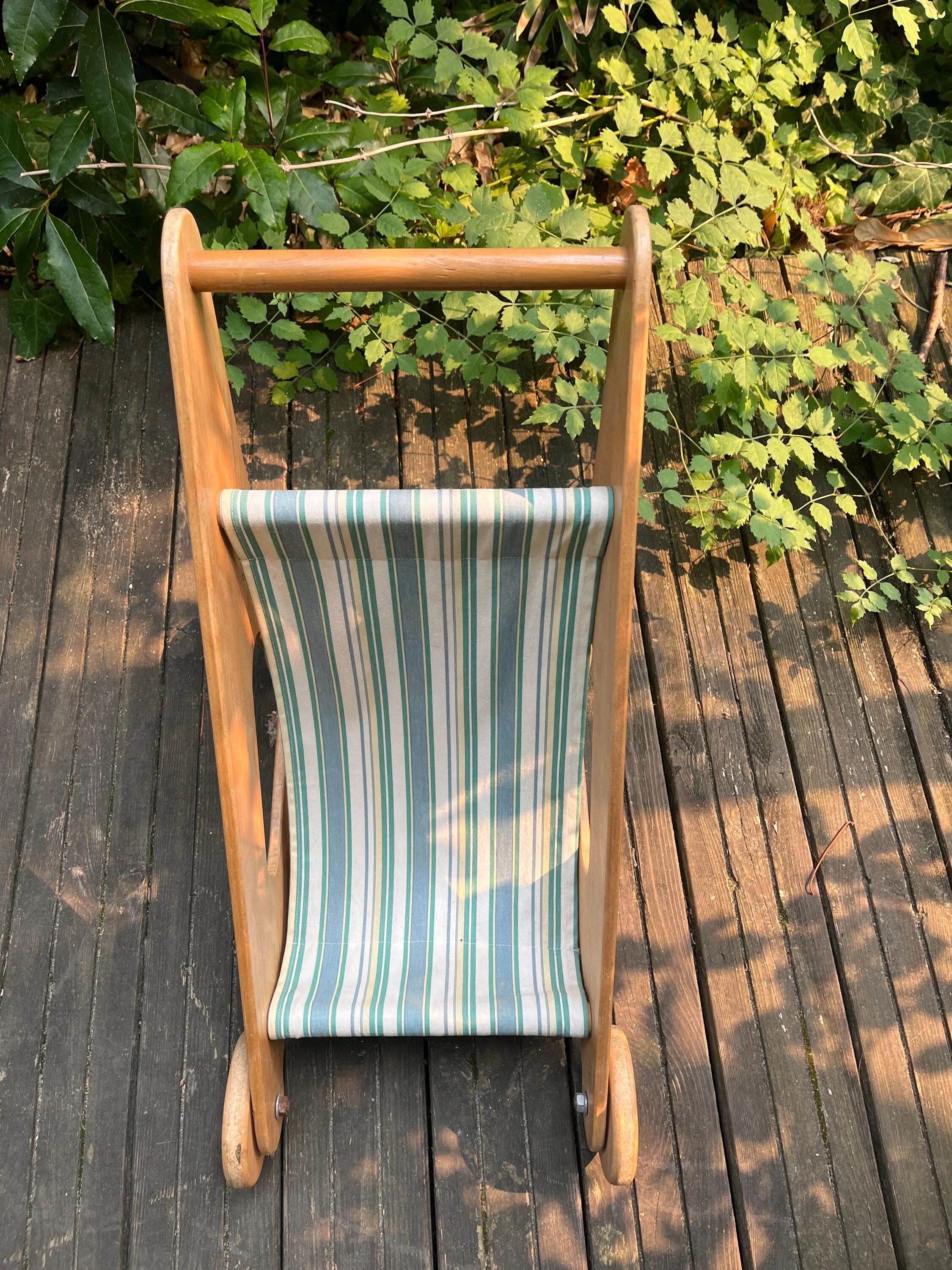 Poussette chariot de marche bébé bois vintage