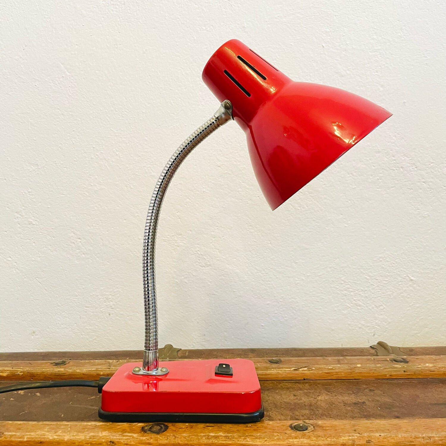 Vintage MG desk lamp