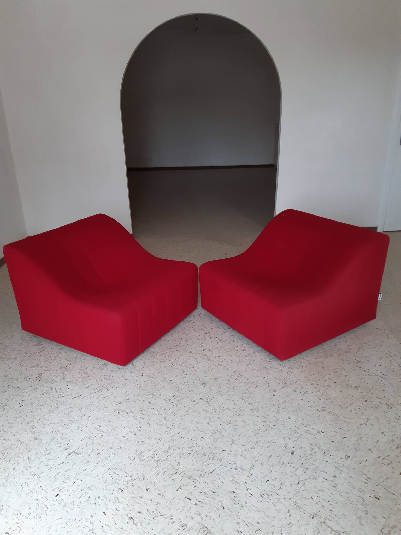 Pair of chromatic swivel armchairs by Kwok Hoi Chan, Steiner