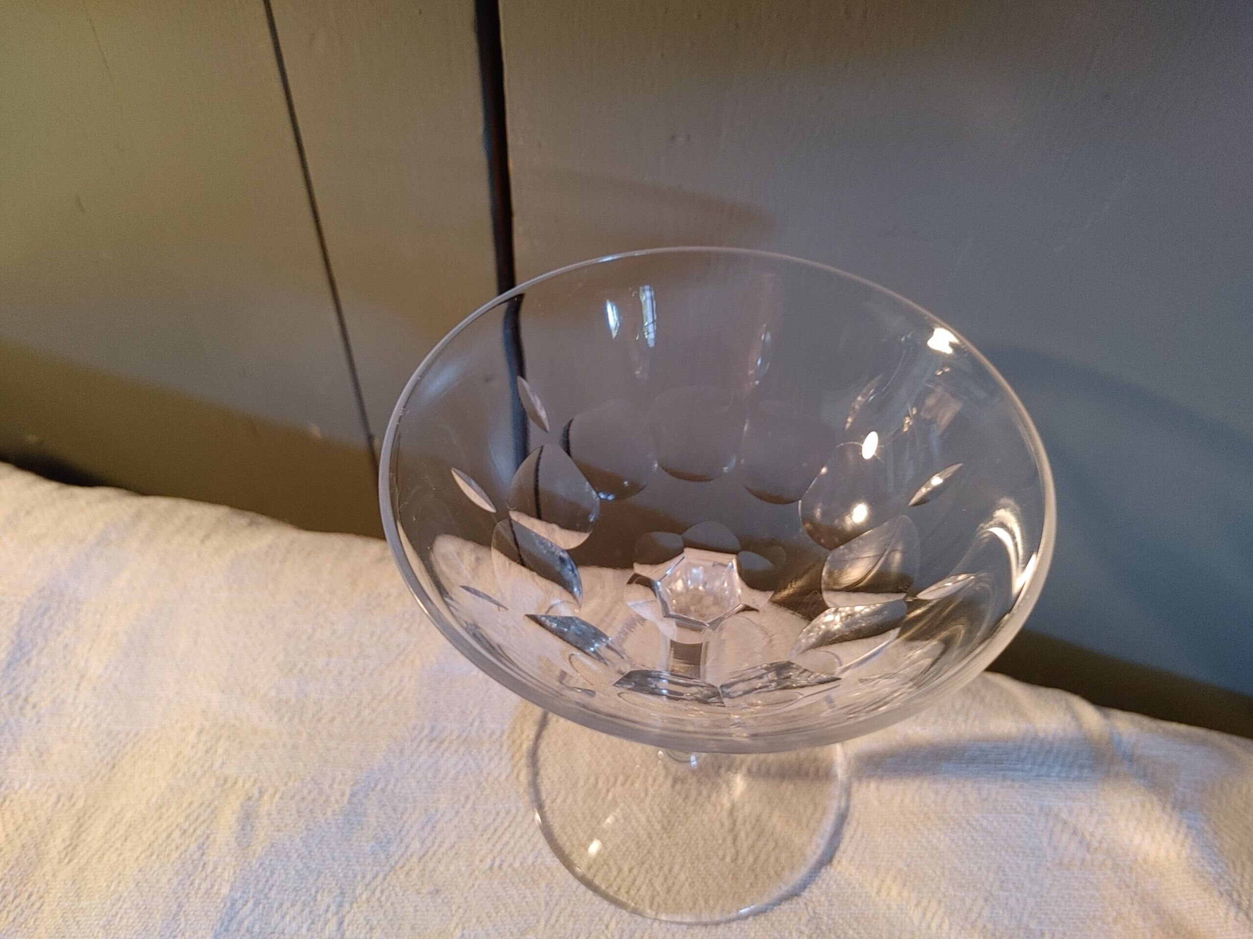 7 Coupes à champagne  - Estampille au tampon Cristal Saint Louis France