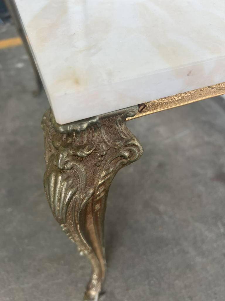 Table basse vintage en marbre et laiton