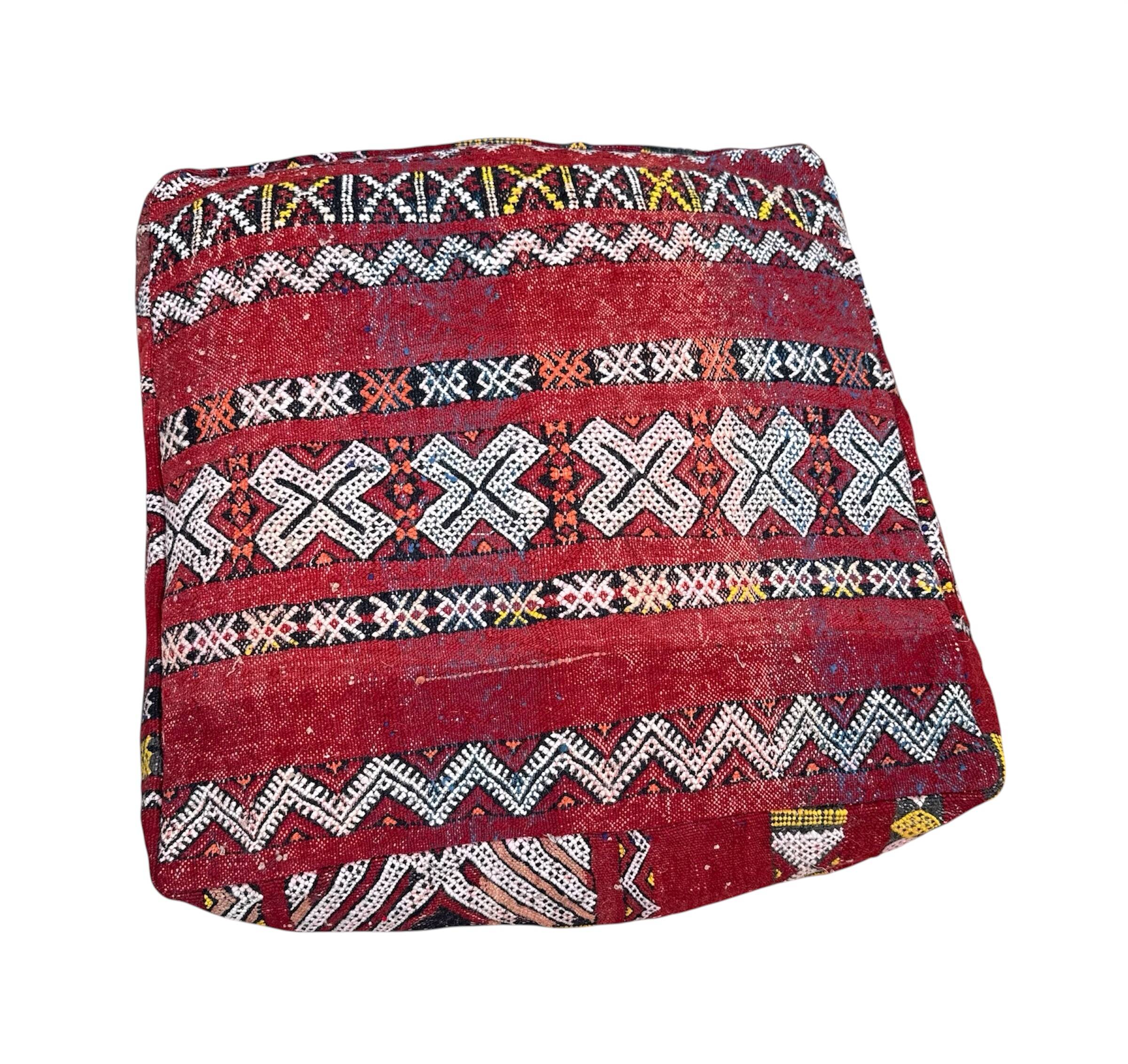 Set of 8 Moroccan Berber poufs in wool – Vintage red kilim