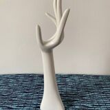 Grande main baguier blanche