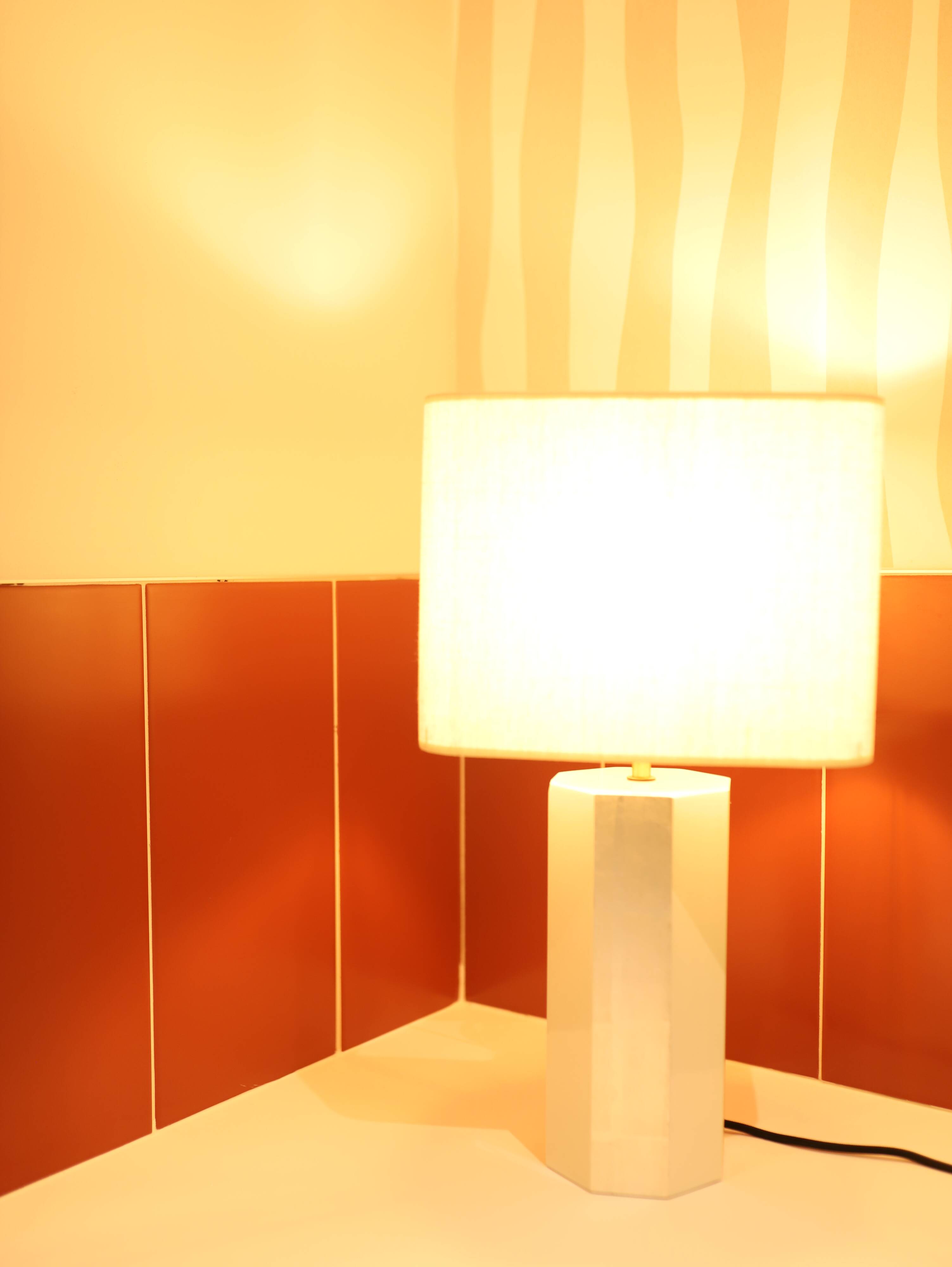 La Luco lamp in white lacquered ash and gold leaf