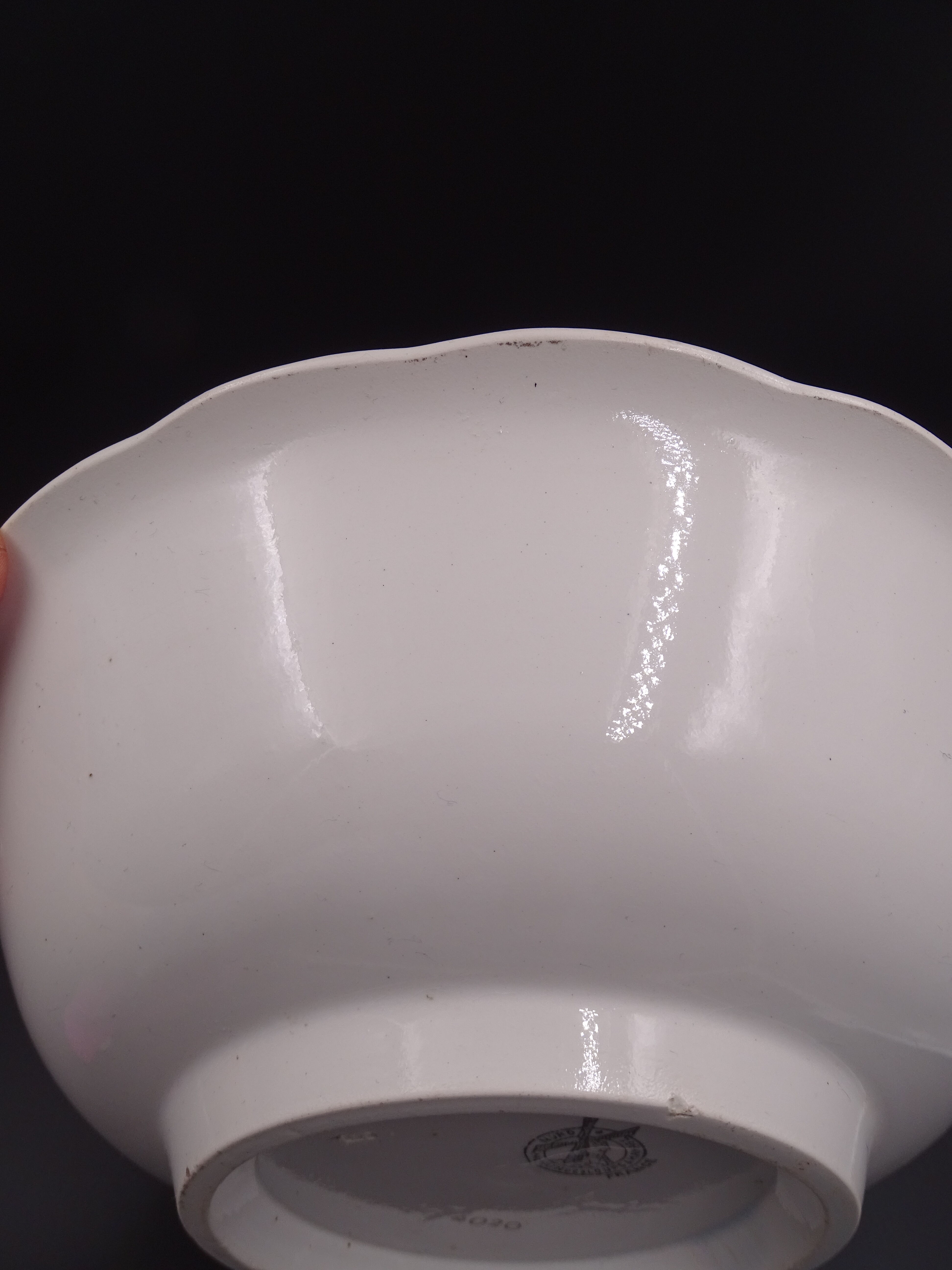 Large earthenware bowl of Moulin-des-Loups - Floral decoration - Around 1960