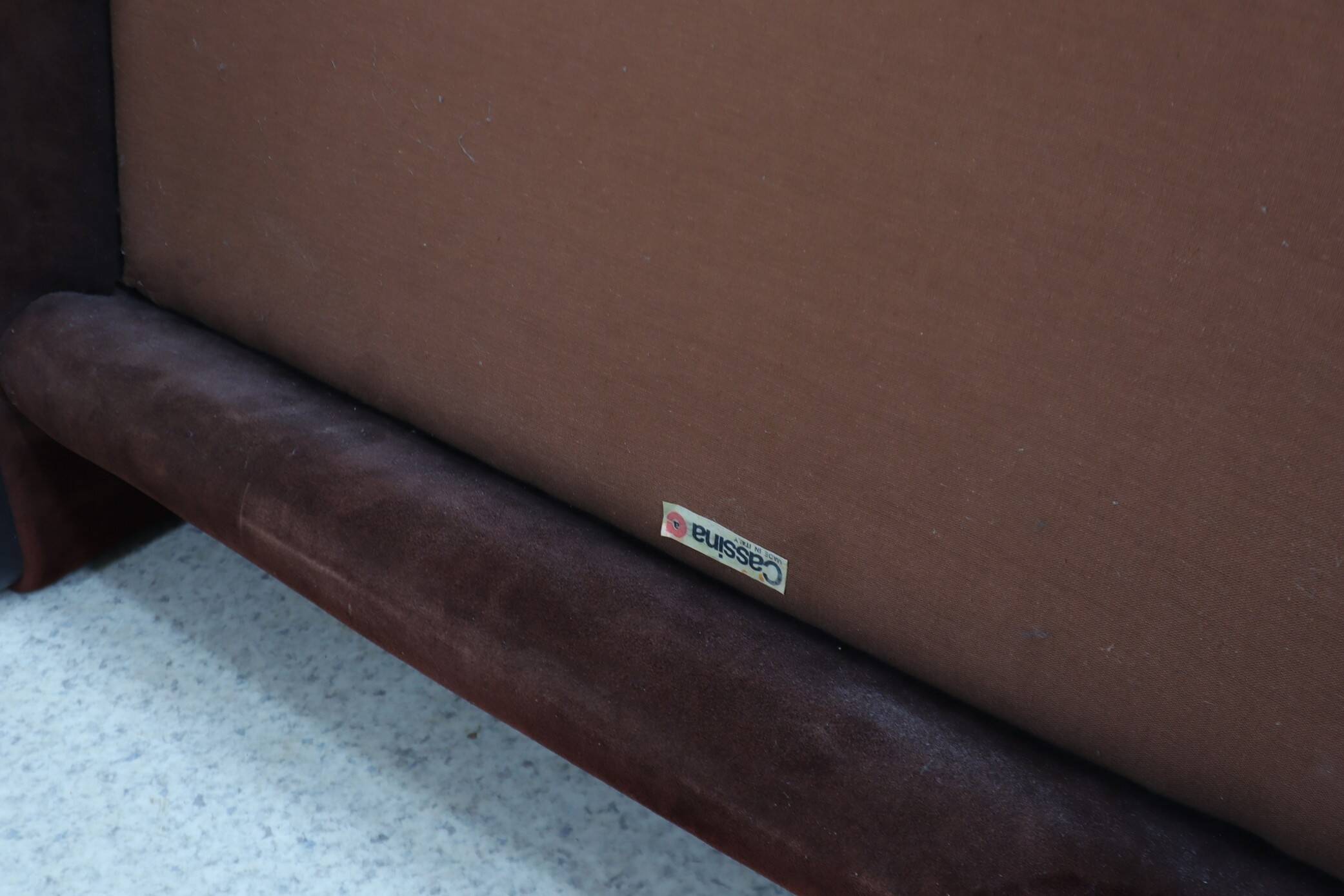 Canapé Maralunga 2 places en cuir suédé Cassina années 1970